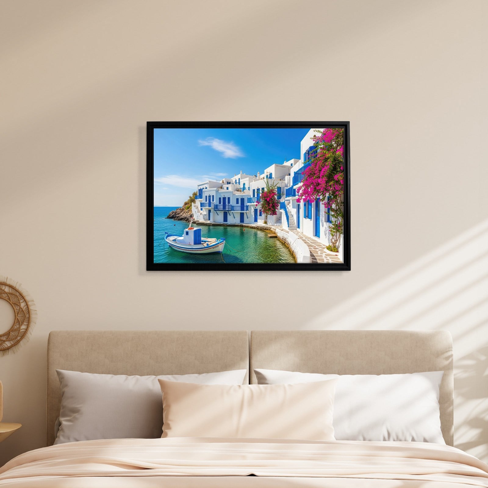 Santorini Limanı Kanvas Tablo | Mavi Beyaz Evler, Tekne ve Begonvil Deniz Manzarası