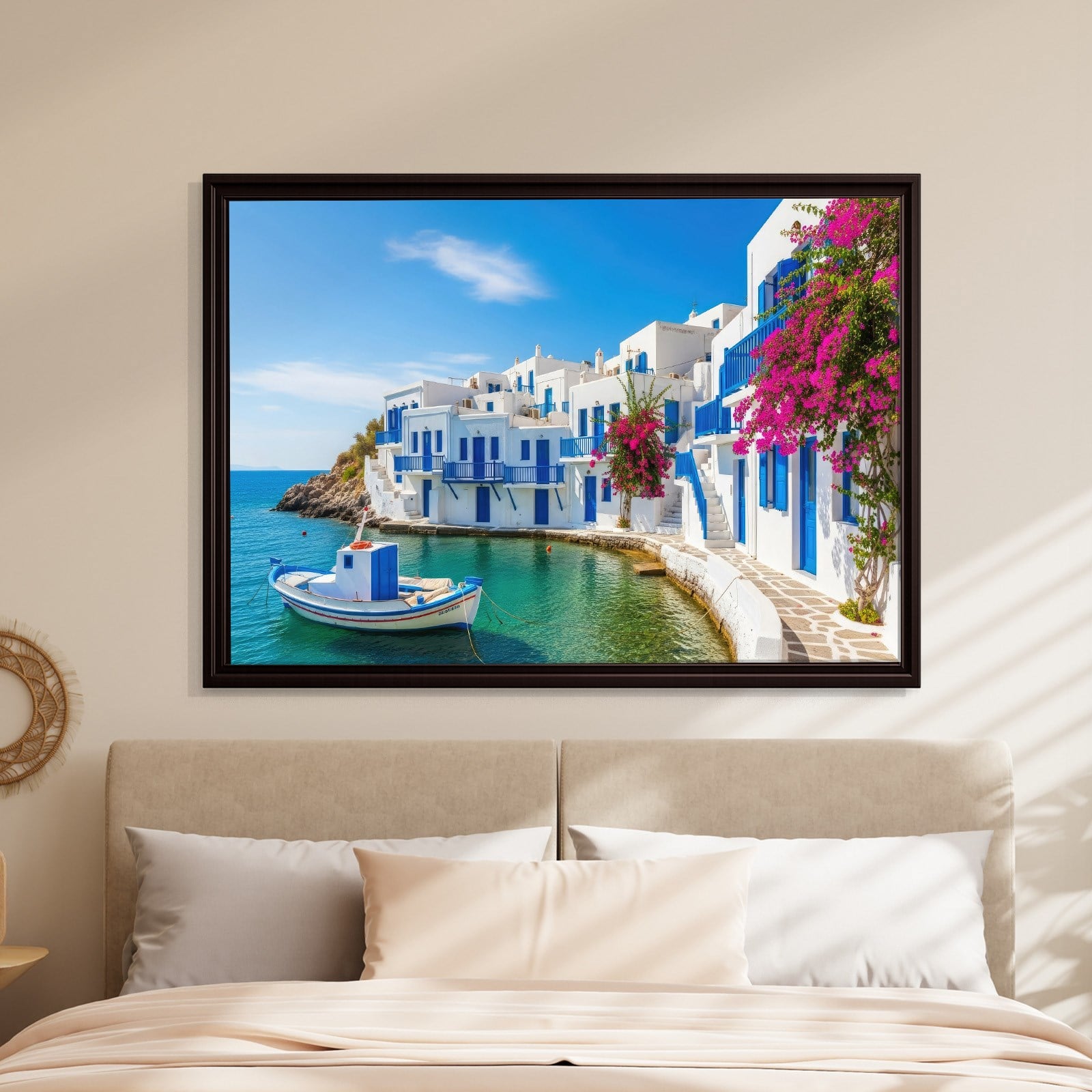 Santorini Limanı Kanvas Tablo | Mavi Beyaz Evler, Tekne ve Begonvil Deniz Manzarası