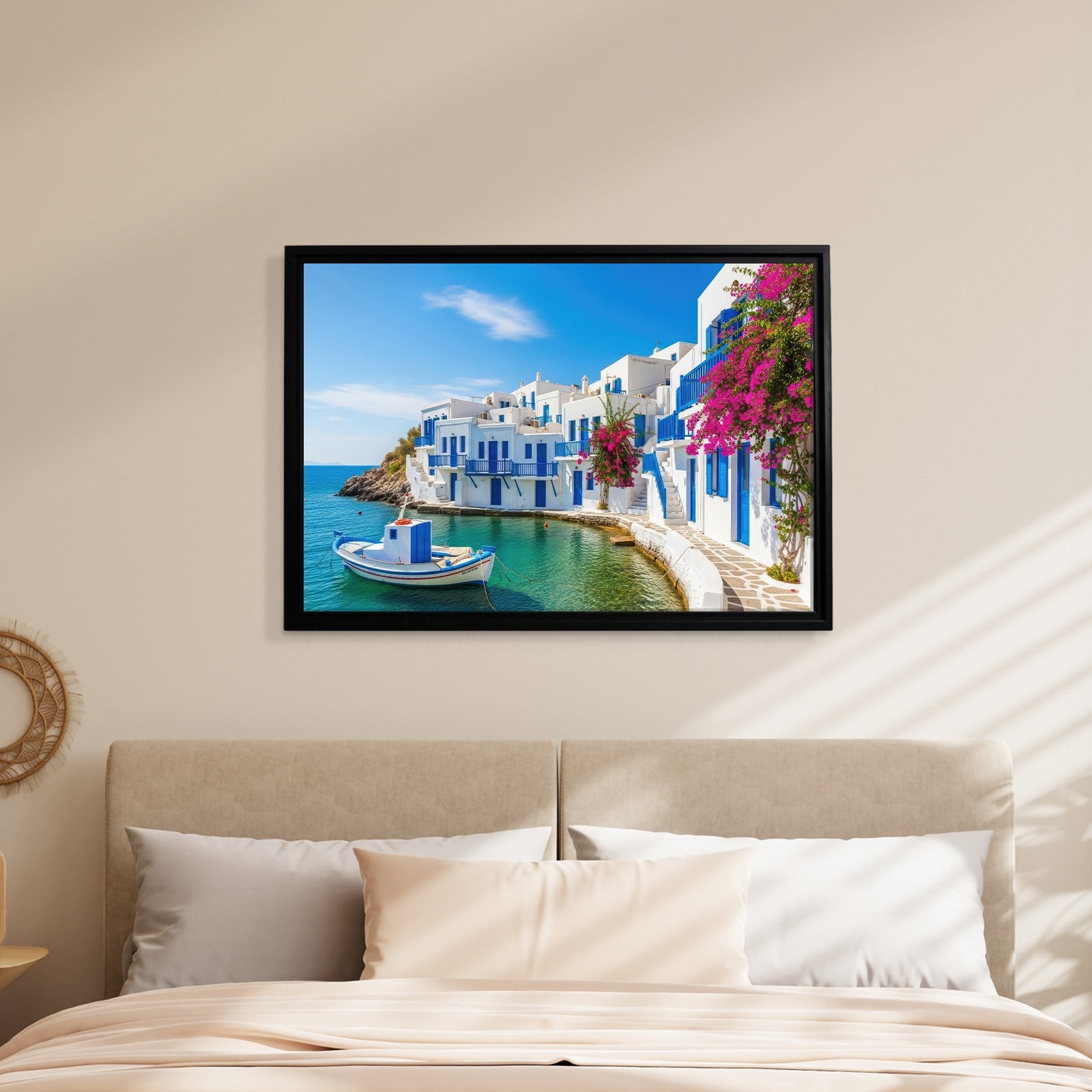 Santorini Limanı Kanvas Tablo | Mavi Beyaz Evler, Tekne ve Begonvil Deniz Manzarası