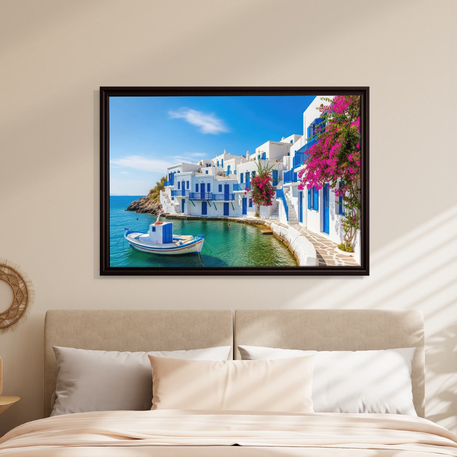 Santorini Limanı Kanvas Tablo | Mavi Beyaz Evler, Tekne ve Begonvil Deniz Manzarası