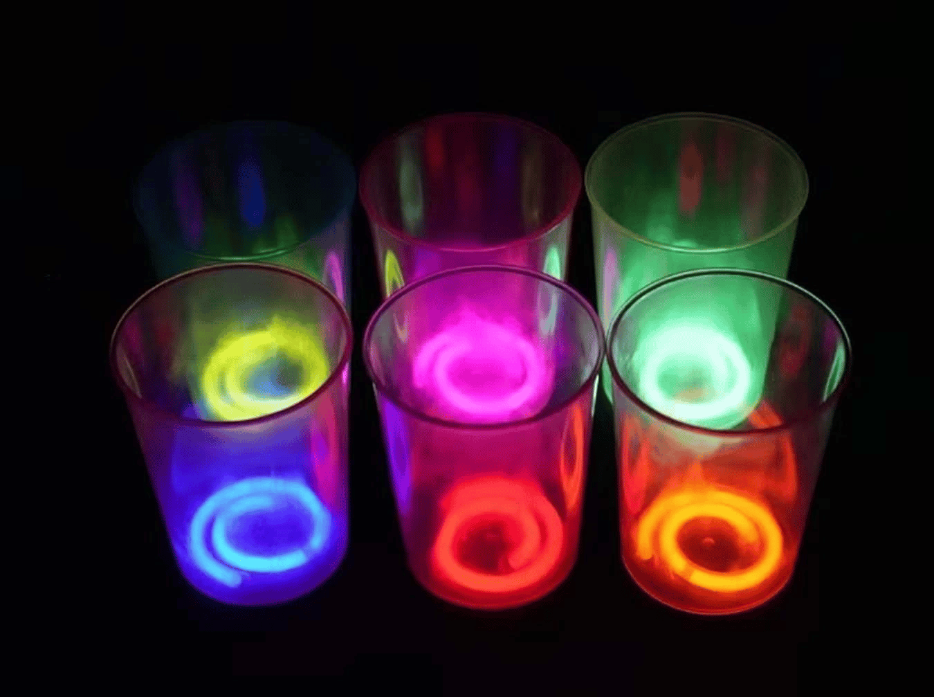 Karanlıkta Yanan Gece Işığı Mega Glow Bardaklar 8 Adet 8.5 X 10.5 Cm