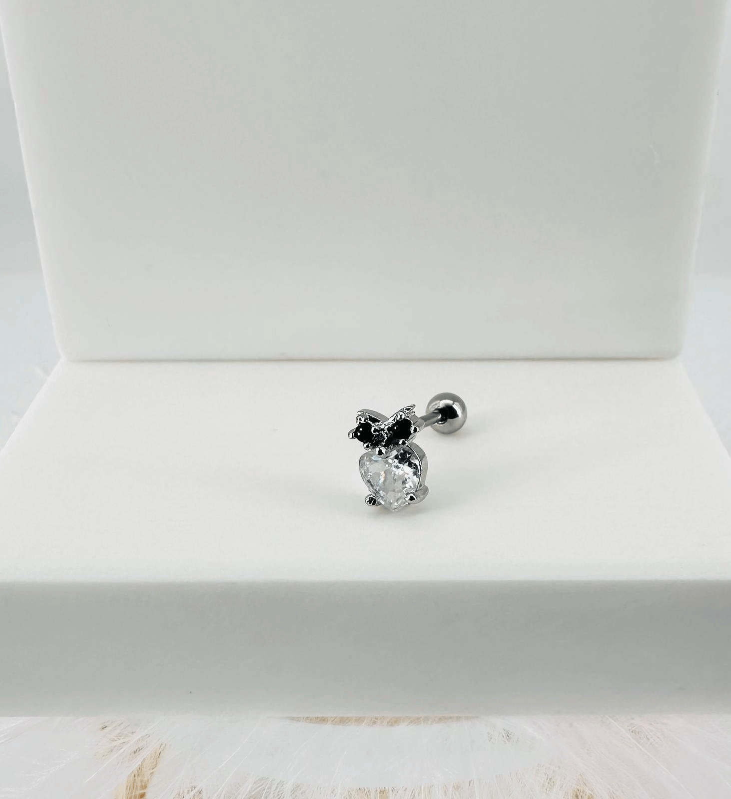 Tragus Kıkırdak Küpesi
