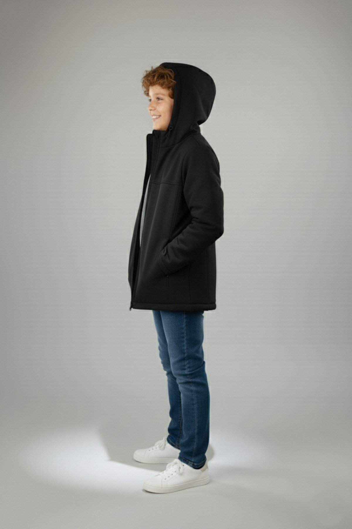 Erkek Çocuk Kapüşonlu Fermuarlı Dik Yaka Su ve Rüzgar Geçirmez Softshell Mont