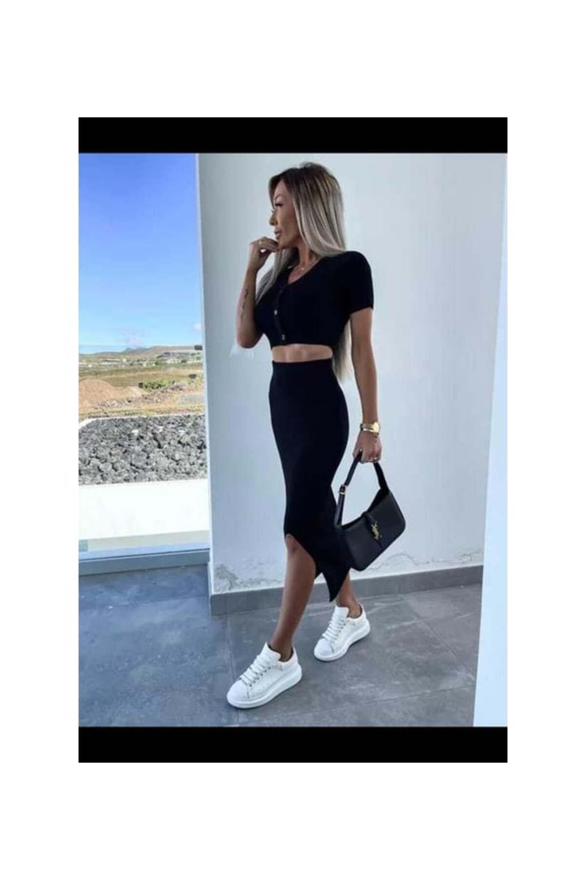Kadın üst Kısa Kollu Düğmeli Crop, Alt Yırtmaçlı Etek Triko Takım