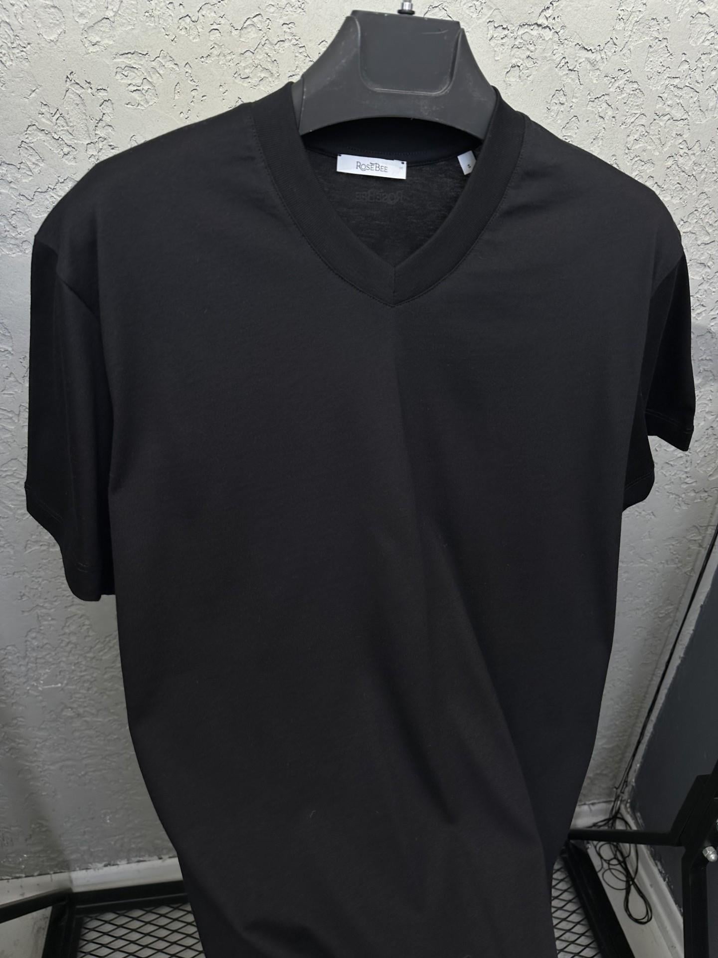 BEE BLACK V-yaka Basic T-shirt