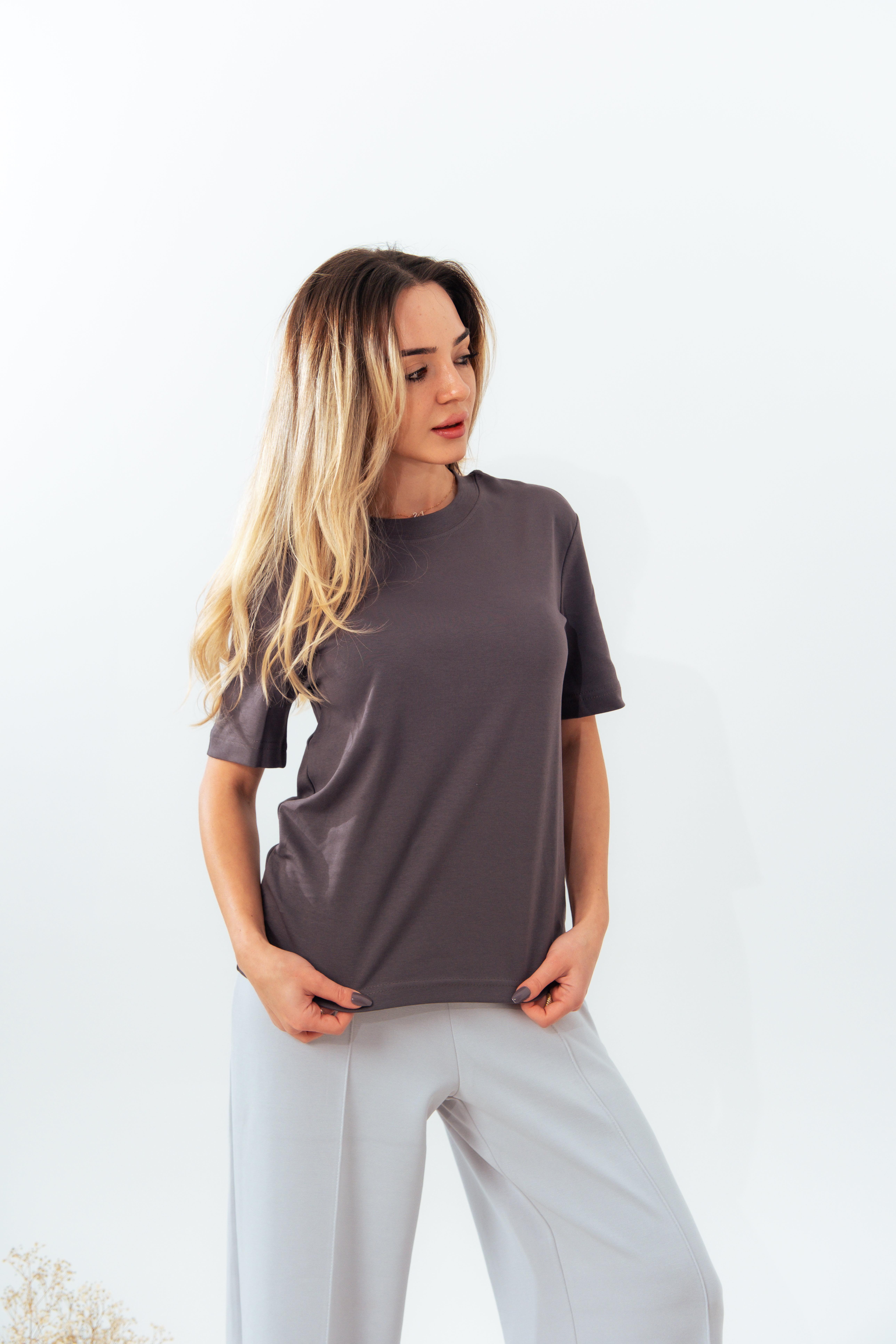 Gri Bisiklet Yaka Kısa Kol T-shirt