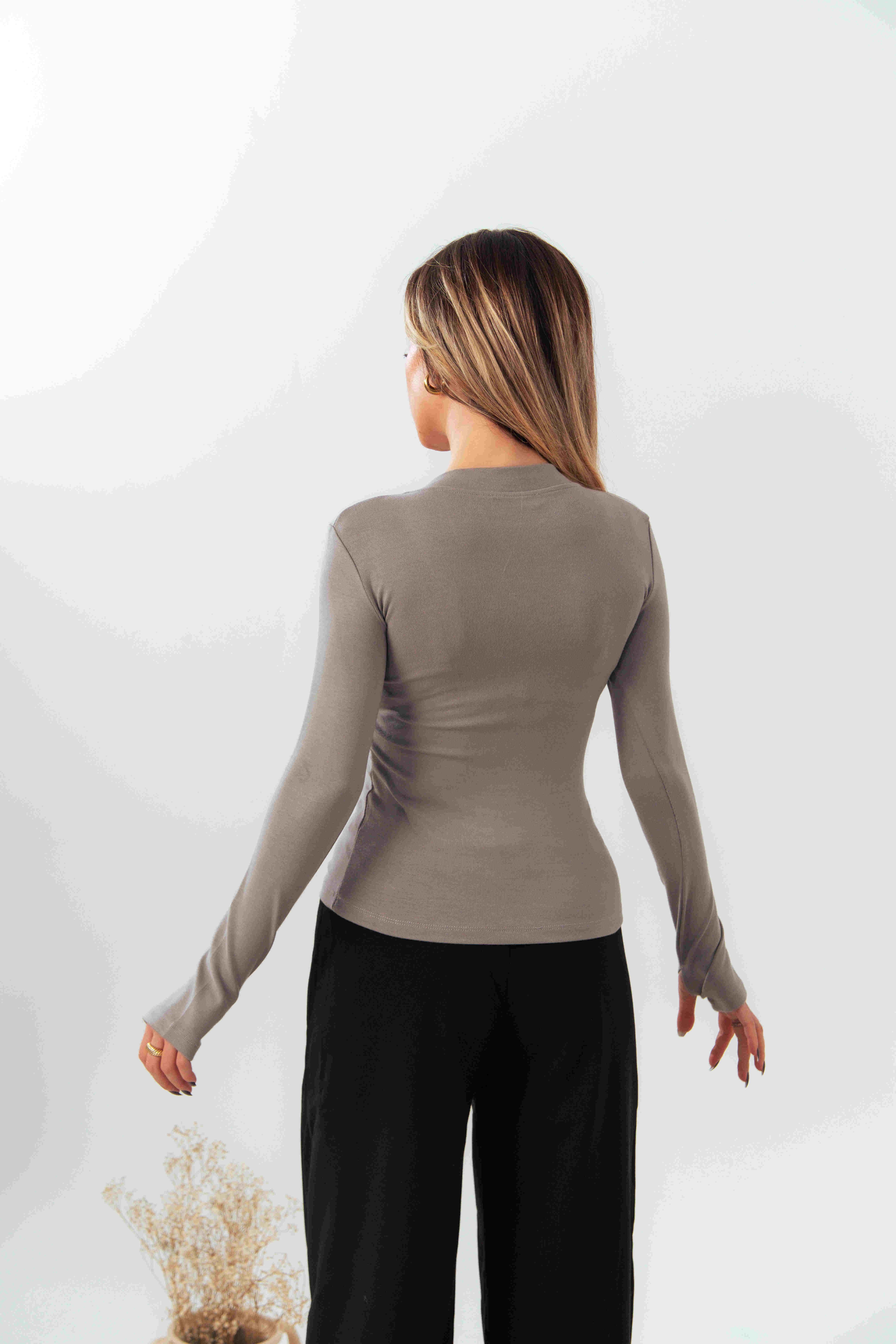 Gri Likralı Parmak Detaylı V Yaka Body