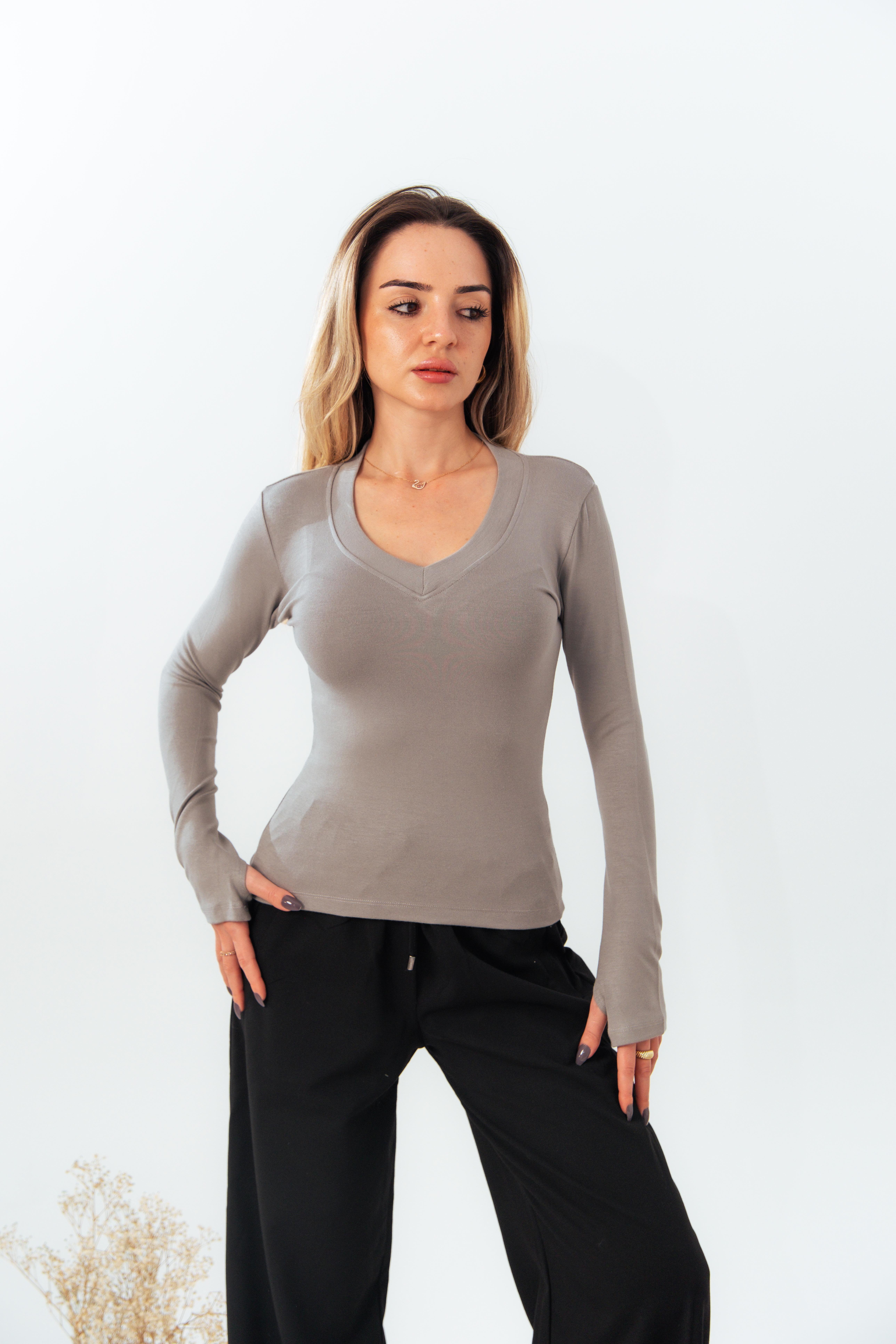 Gri Likralı Parmak Detaylı V Yaka Body