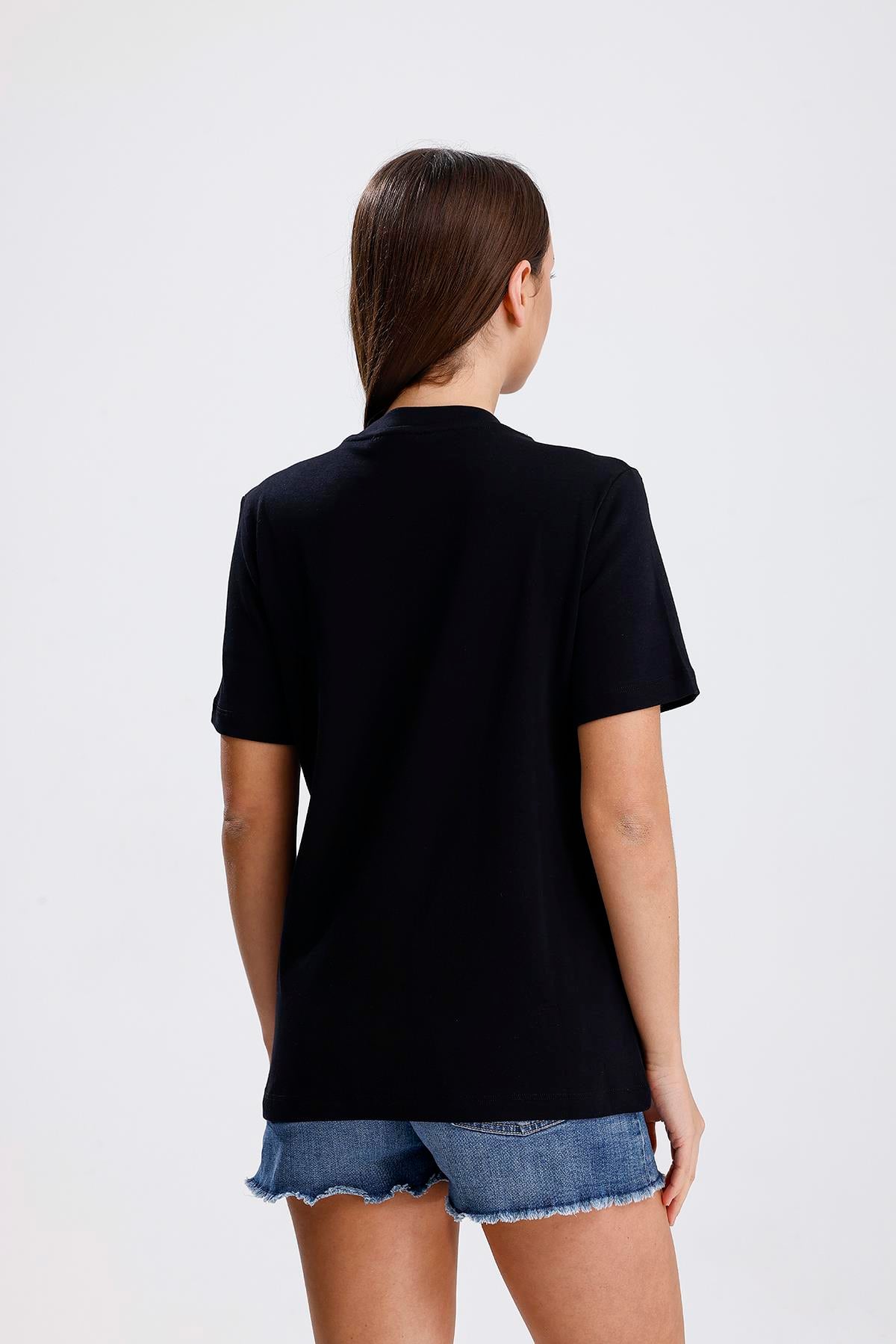 Siyah Bisiklet Yaka Kısa Kol T-shirt