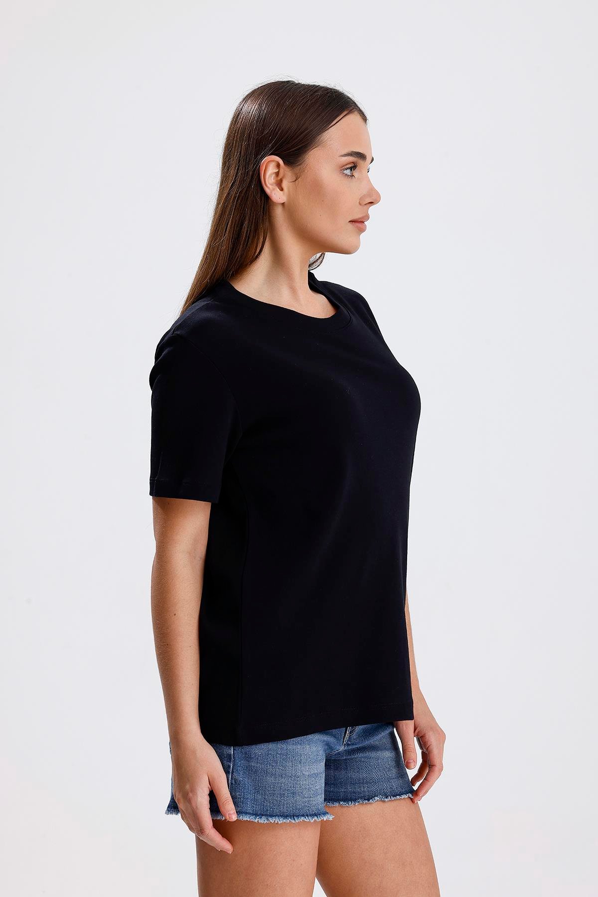 Siyah Bisiklet Yaka Kısa Kol T-shirt