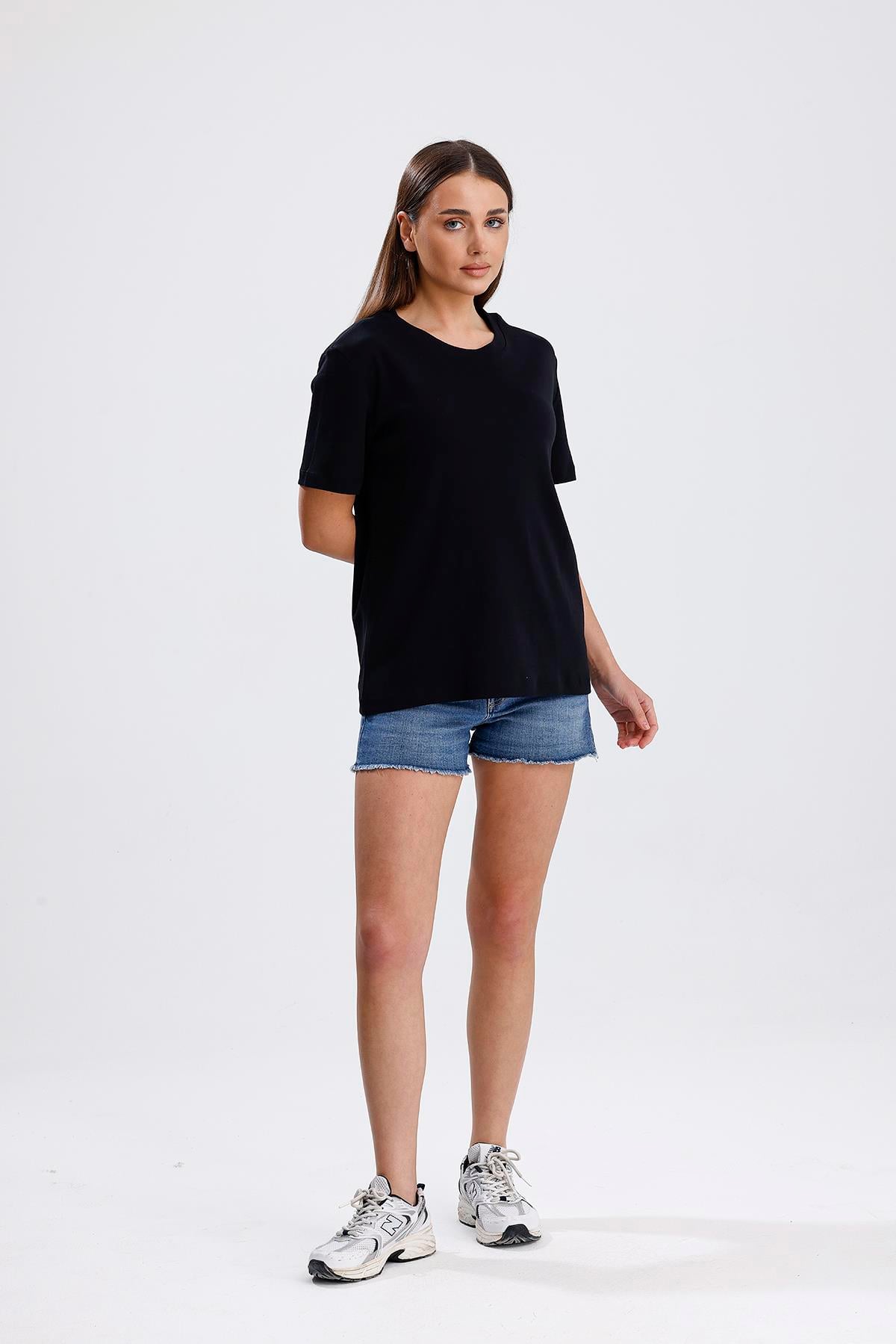 Siyah Bisiklet Yaka Kısa Kol T-shirt