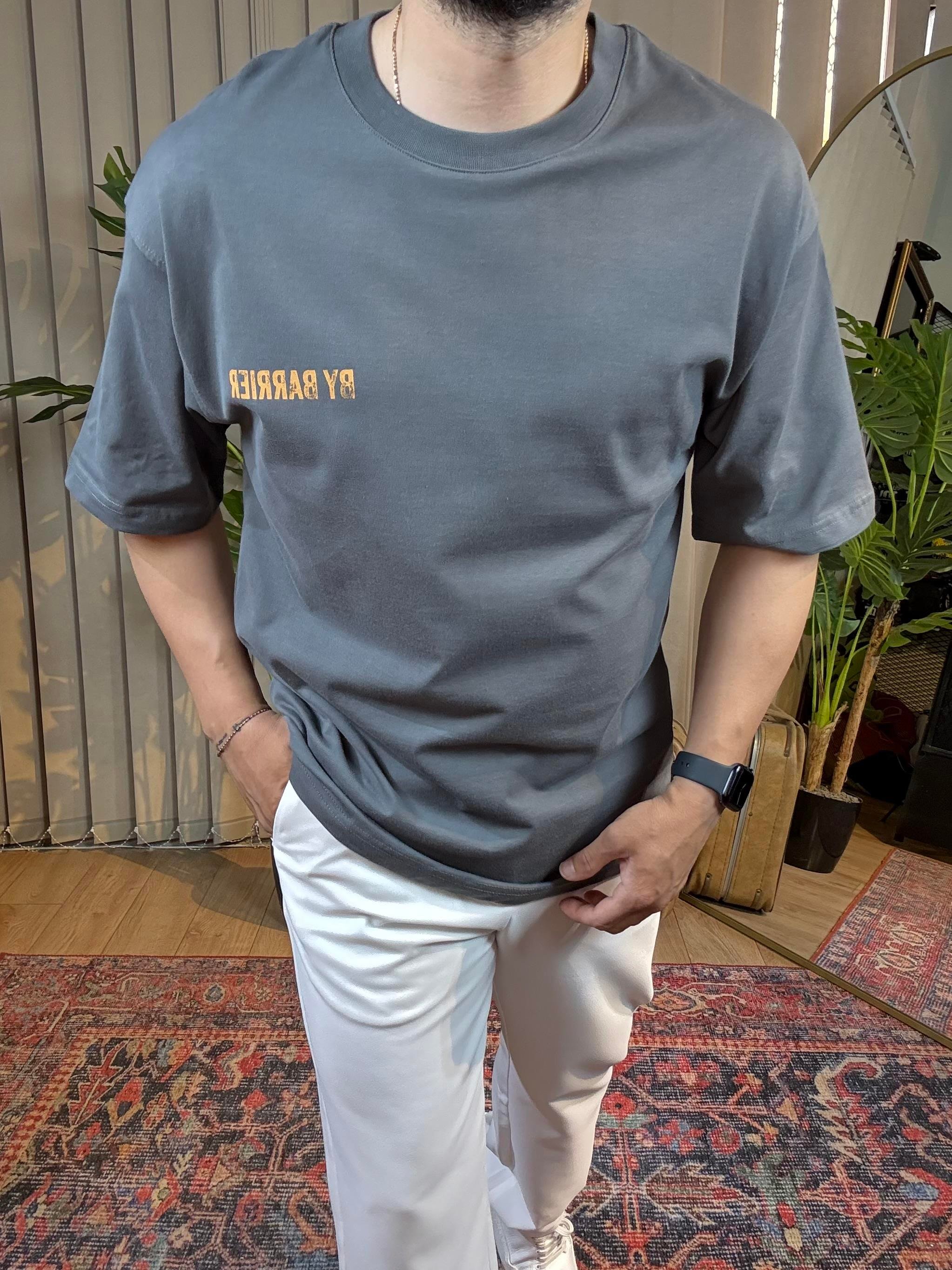  Gri Oversize Turuncu Baskılı Tişört