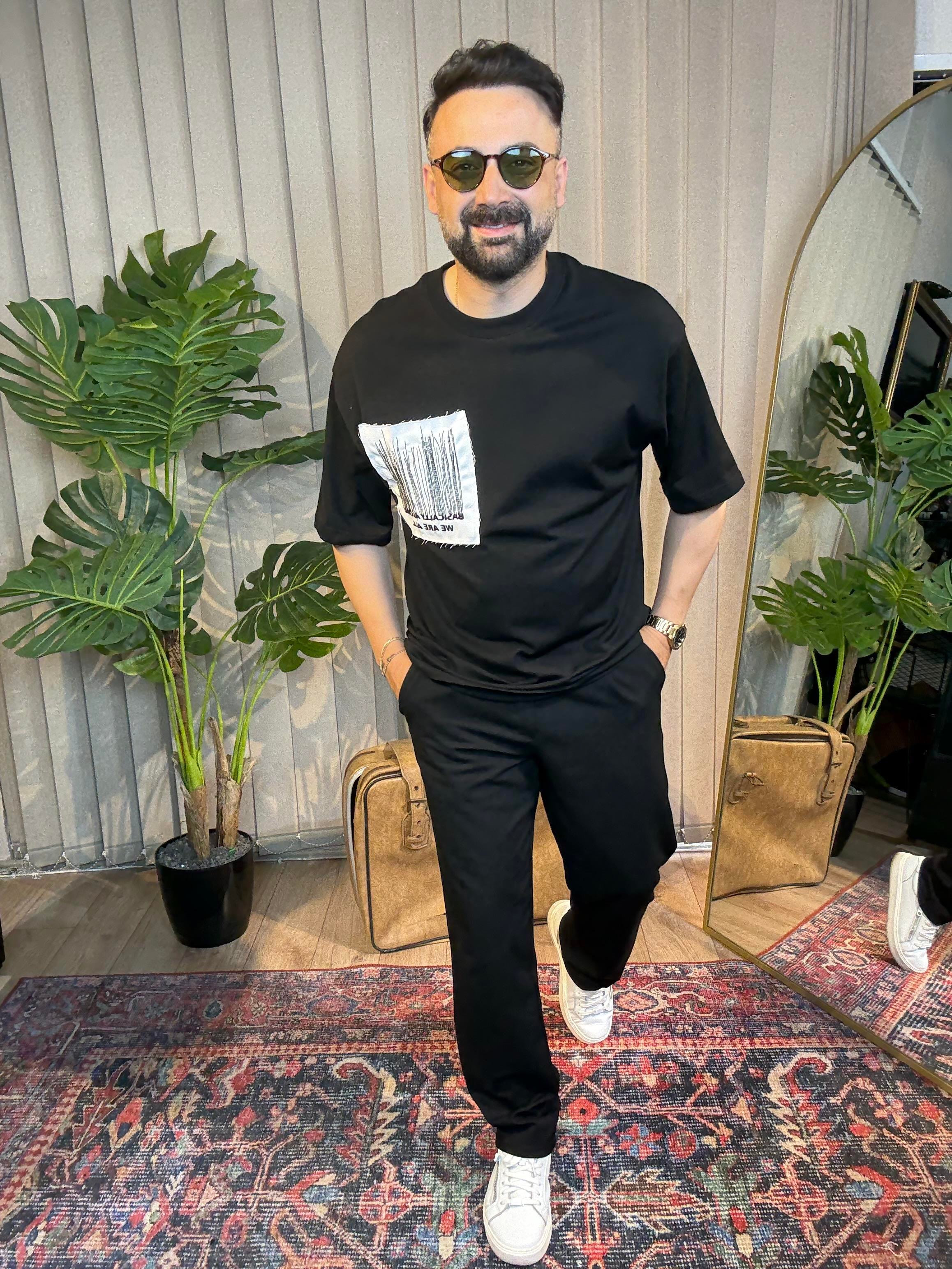 Cepli Oversize Siyah Tişört