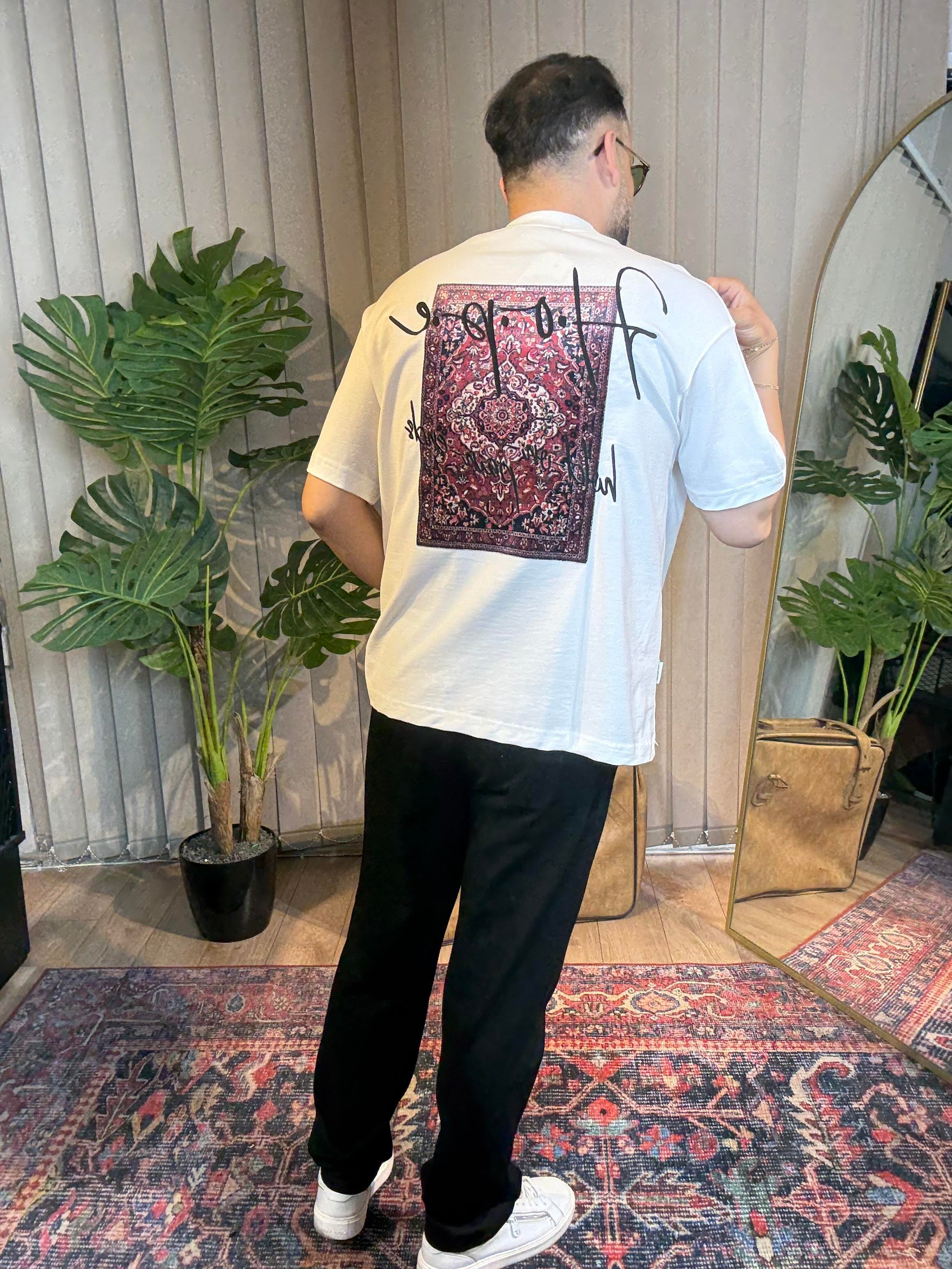 Halı Desenli Oversize Beyaz Tişört