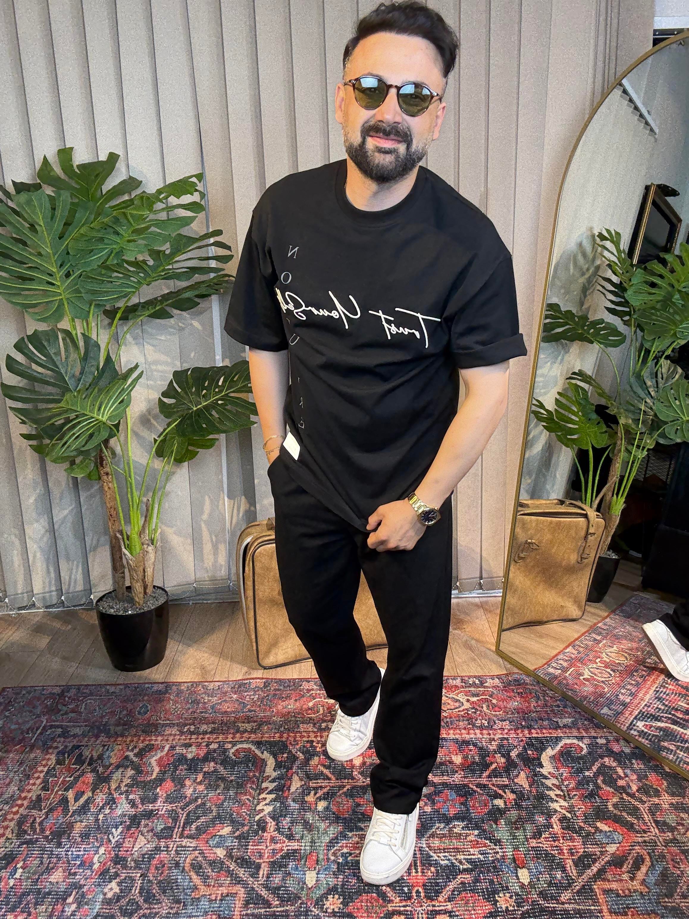 Siyah Ön Baskılı Oversize Tişört