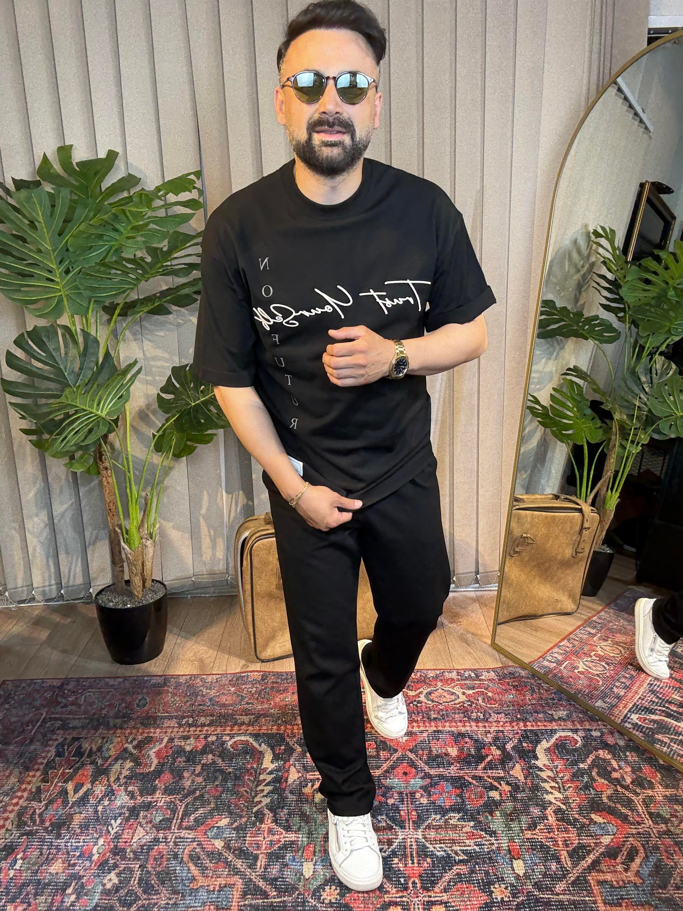 Siyah Ön Baskılı Oversize Tişört