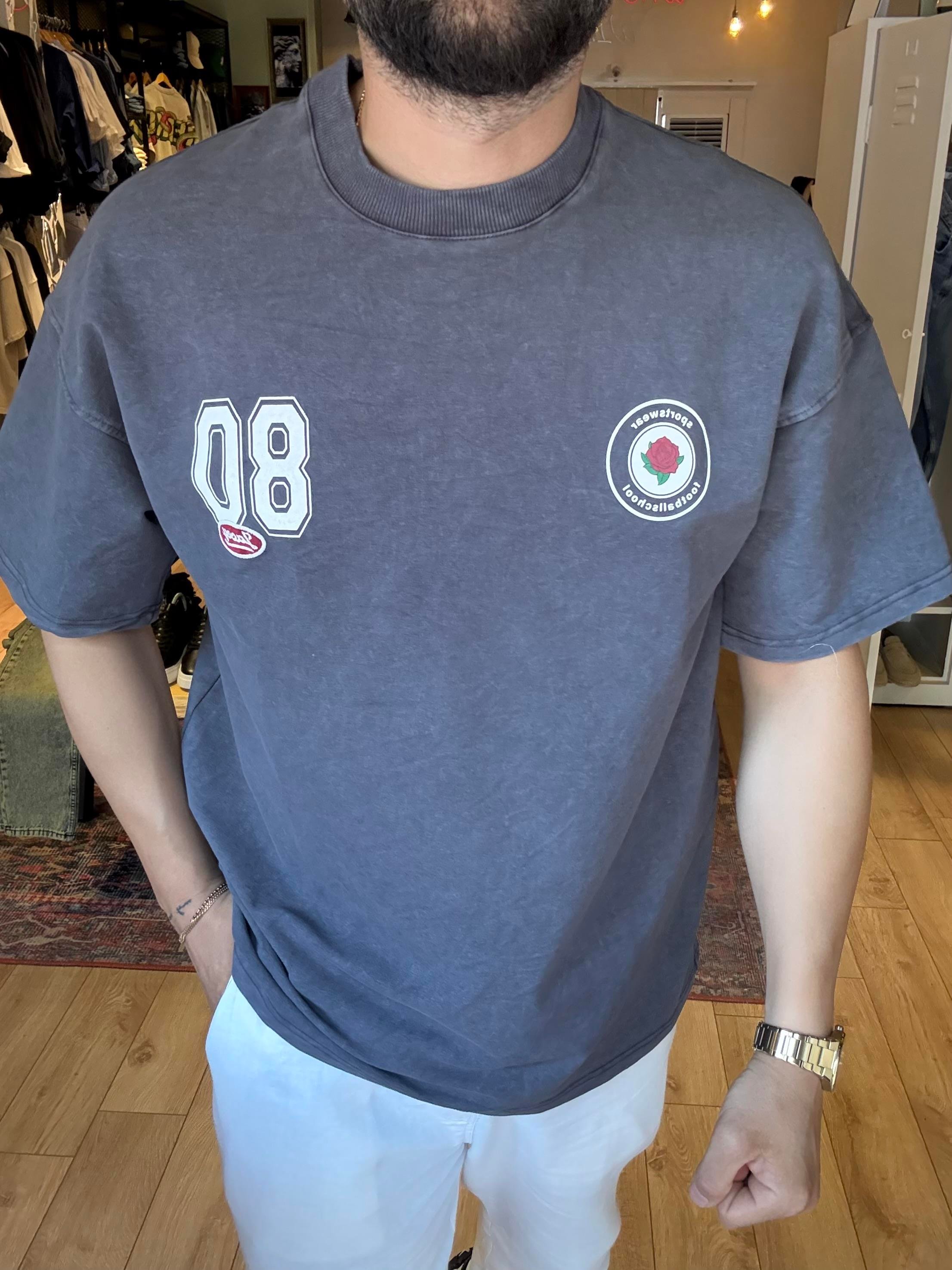 Yıkamalı 80 Baskılı Gri Oversize Tişört