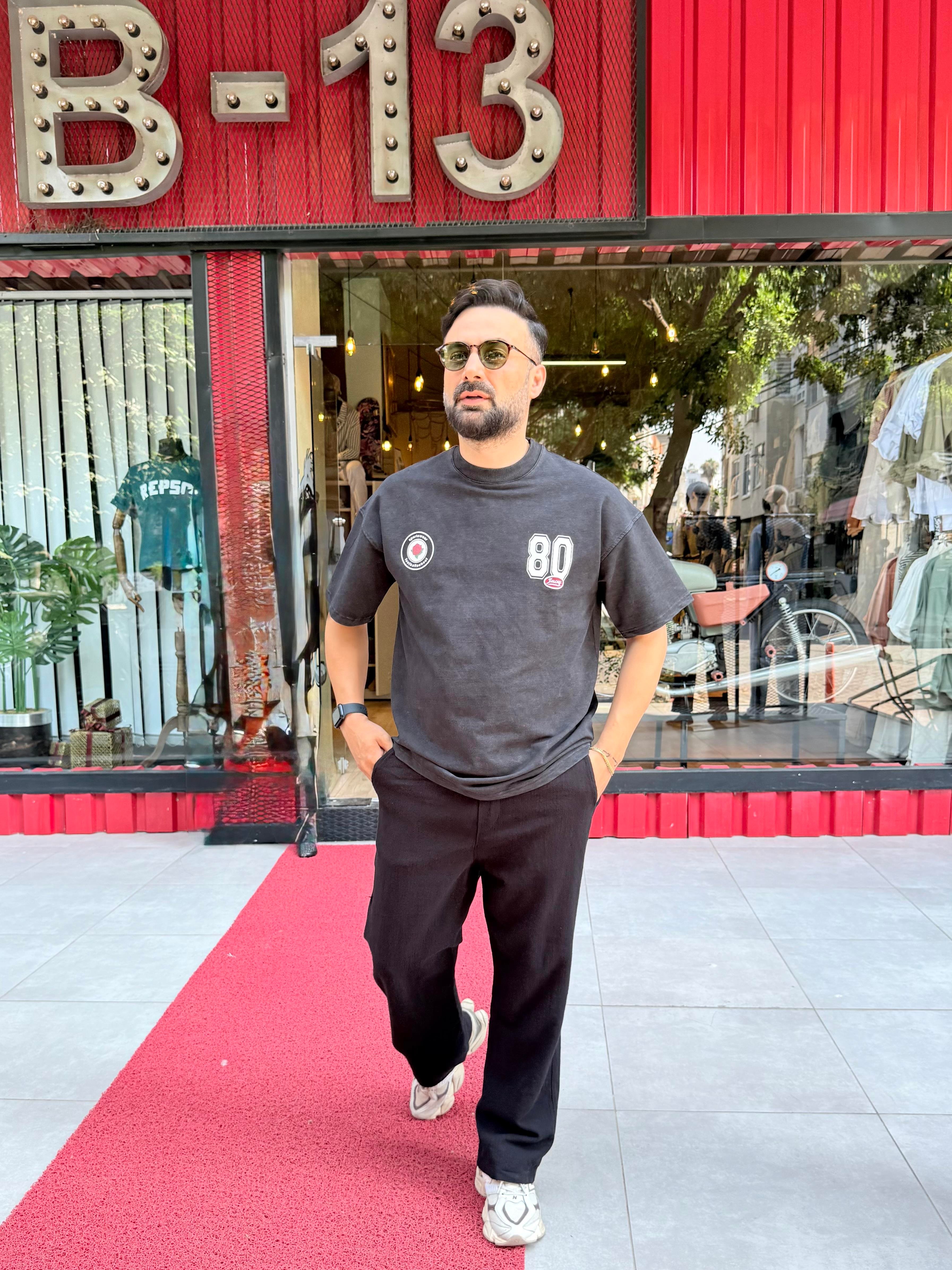 Yıkamalı 80 Baskılı Koyu Gri Oversize Tişört