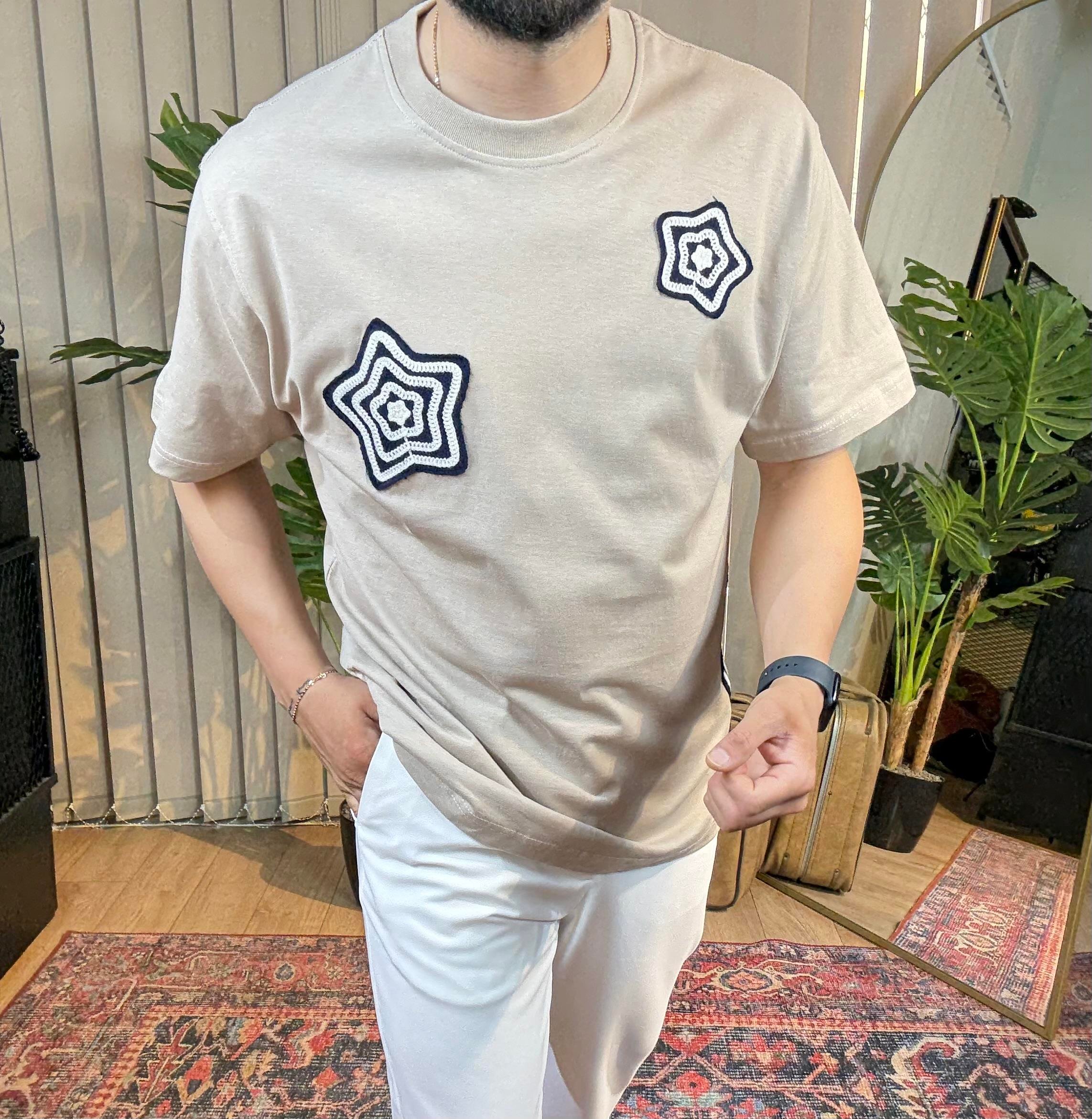 Yıldız Desenli Baskılı Oversize Tişört