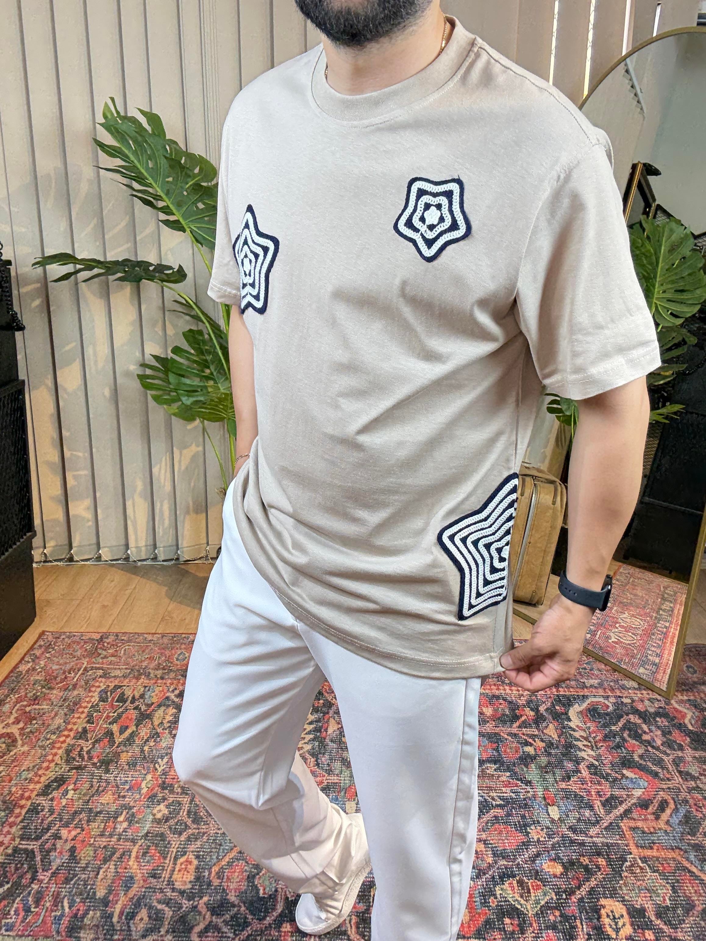 Yıldız Desenli Baskılı Oversize Tişört