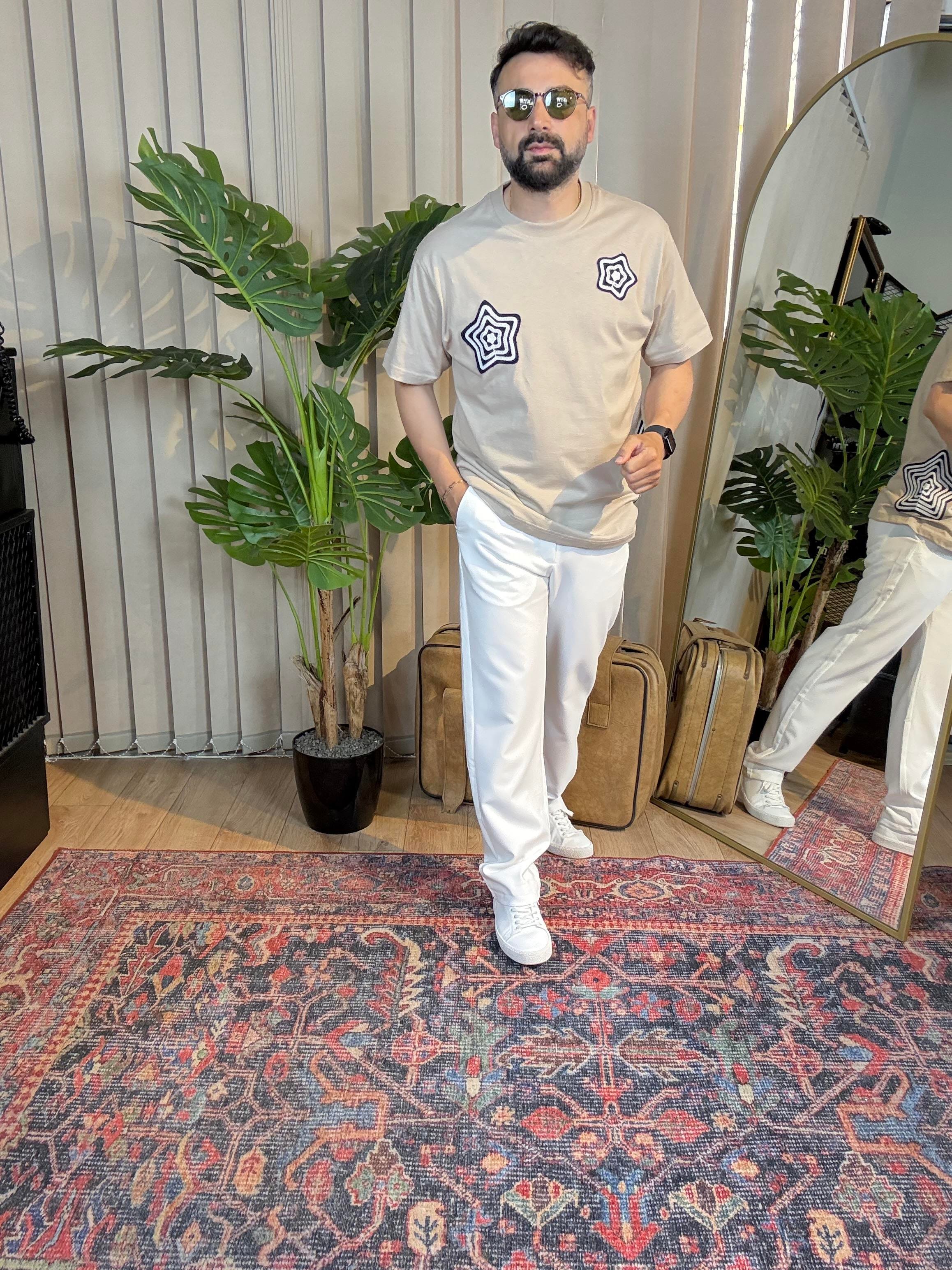 Yıldız Desenli Baskılı Oversize Tişört