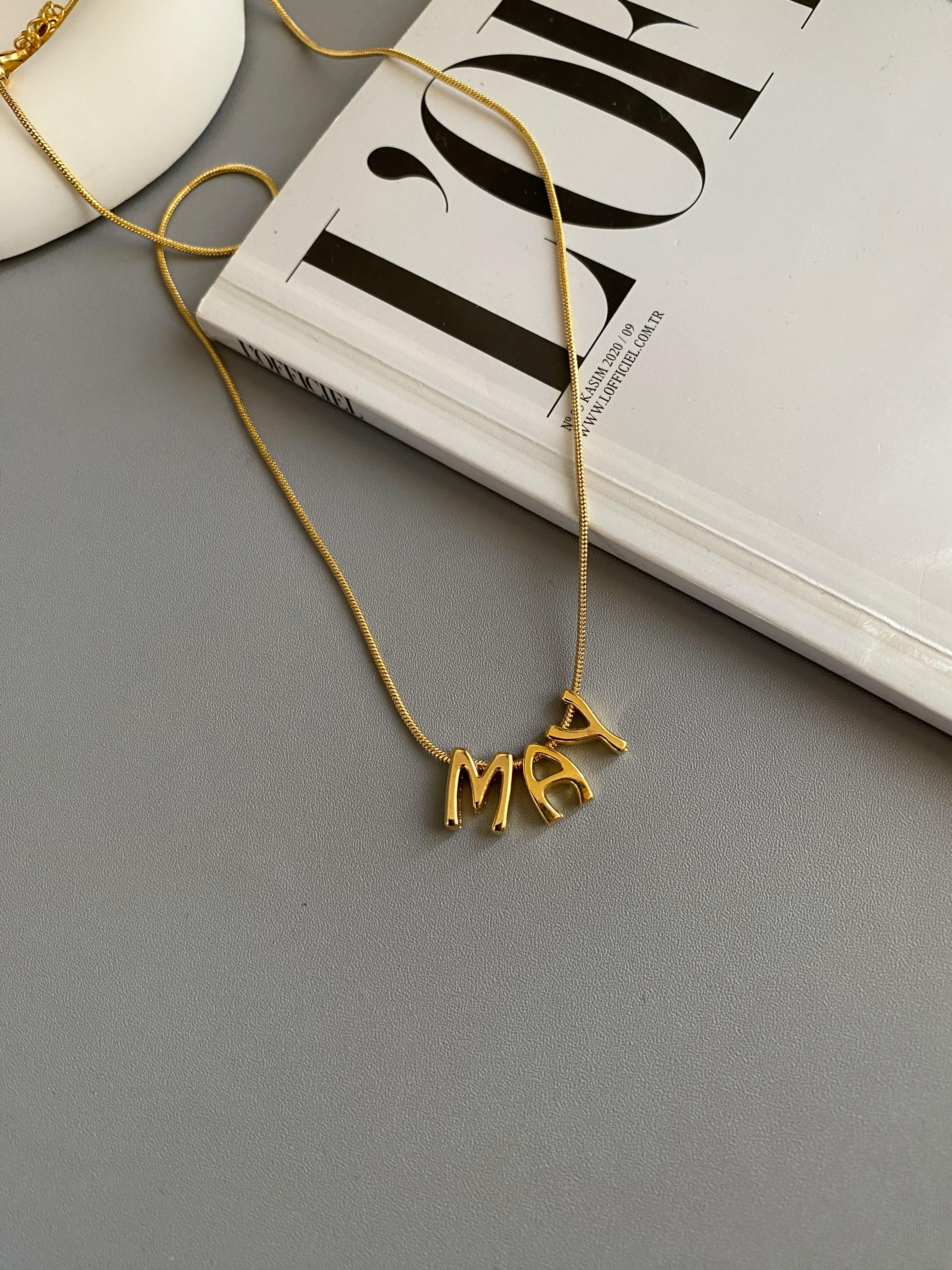 Üç Harf Charm Kolye