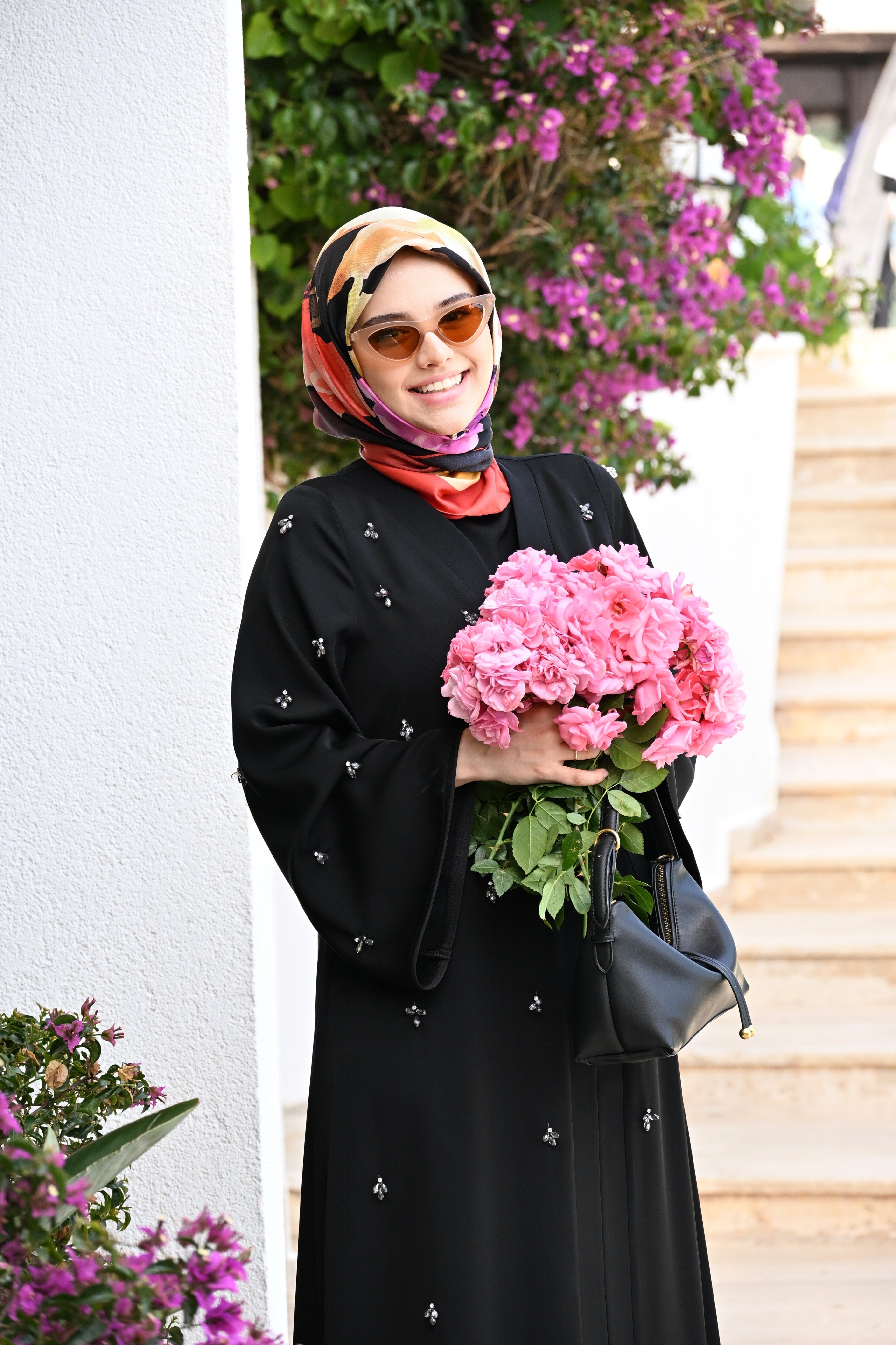 GÜMÜŞ LAL ABAYA
