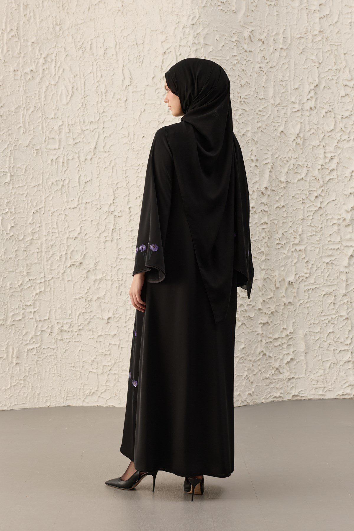 LAVİN ABAYA