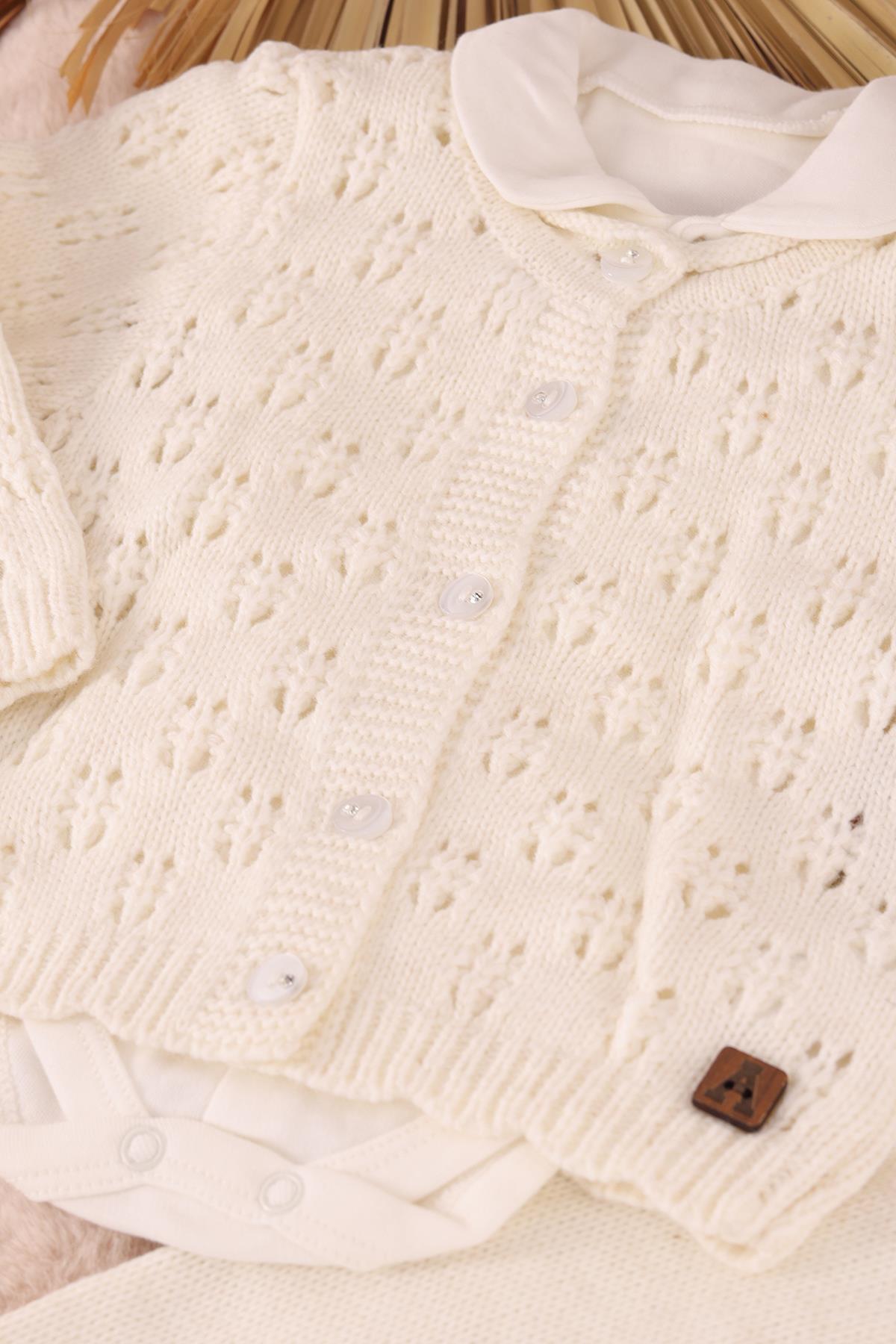 Kız Bebek TakımEkru Örme Triko Bebek 3'lü Takım - Unisex Body'li Kışlık Set