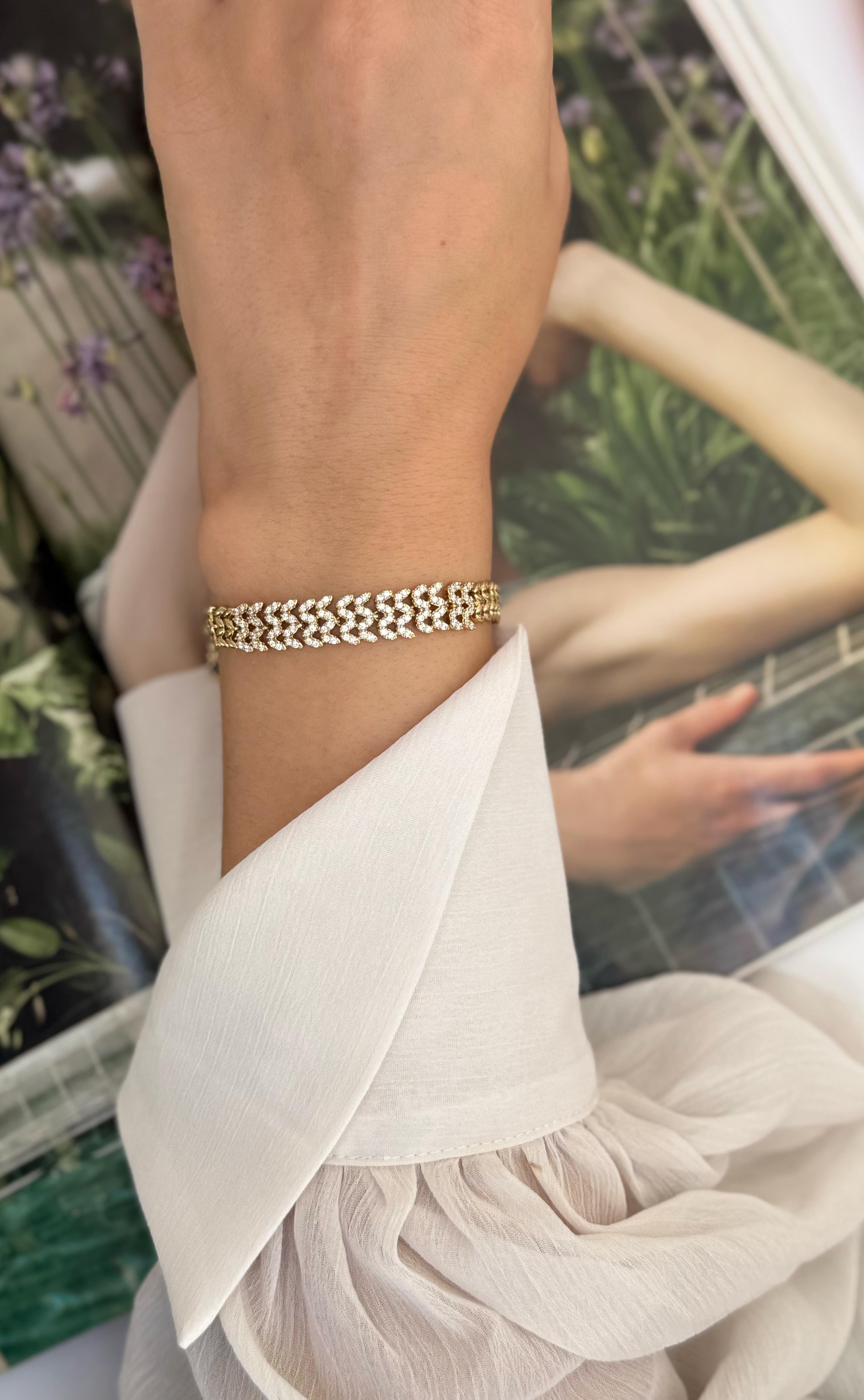 Xuping Gold Zigzag Detaylı Zirkon Taşlı Bileklik