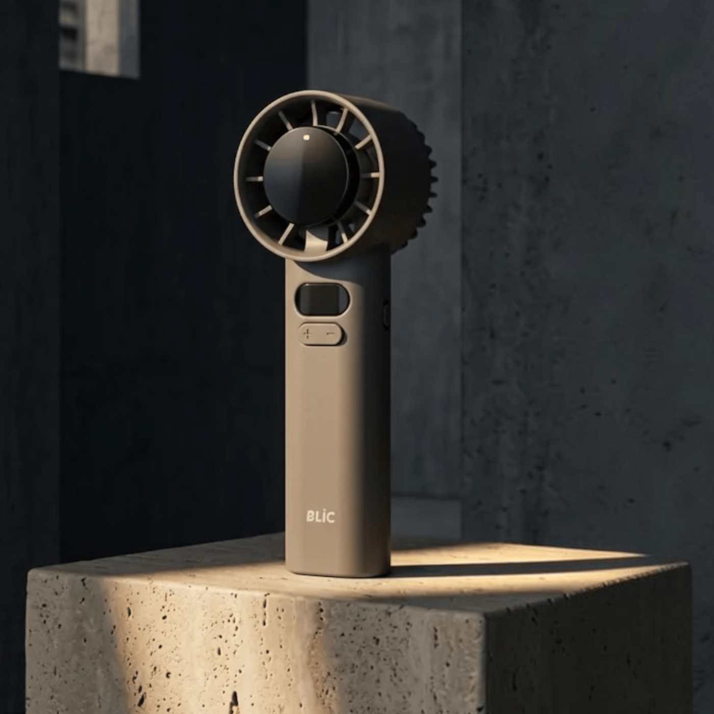 Dijital Göstergeli 14000 RPM Turbo Şarjlı El Fanı 5 Kademeli Taşınabilir Mini Vantilatör Cep Tipi Güçlü Soğutucu Gold Renk 