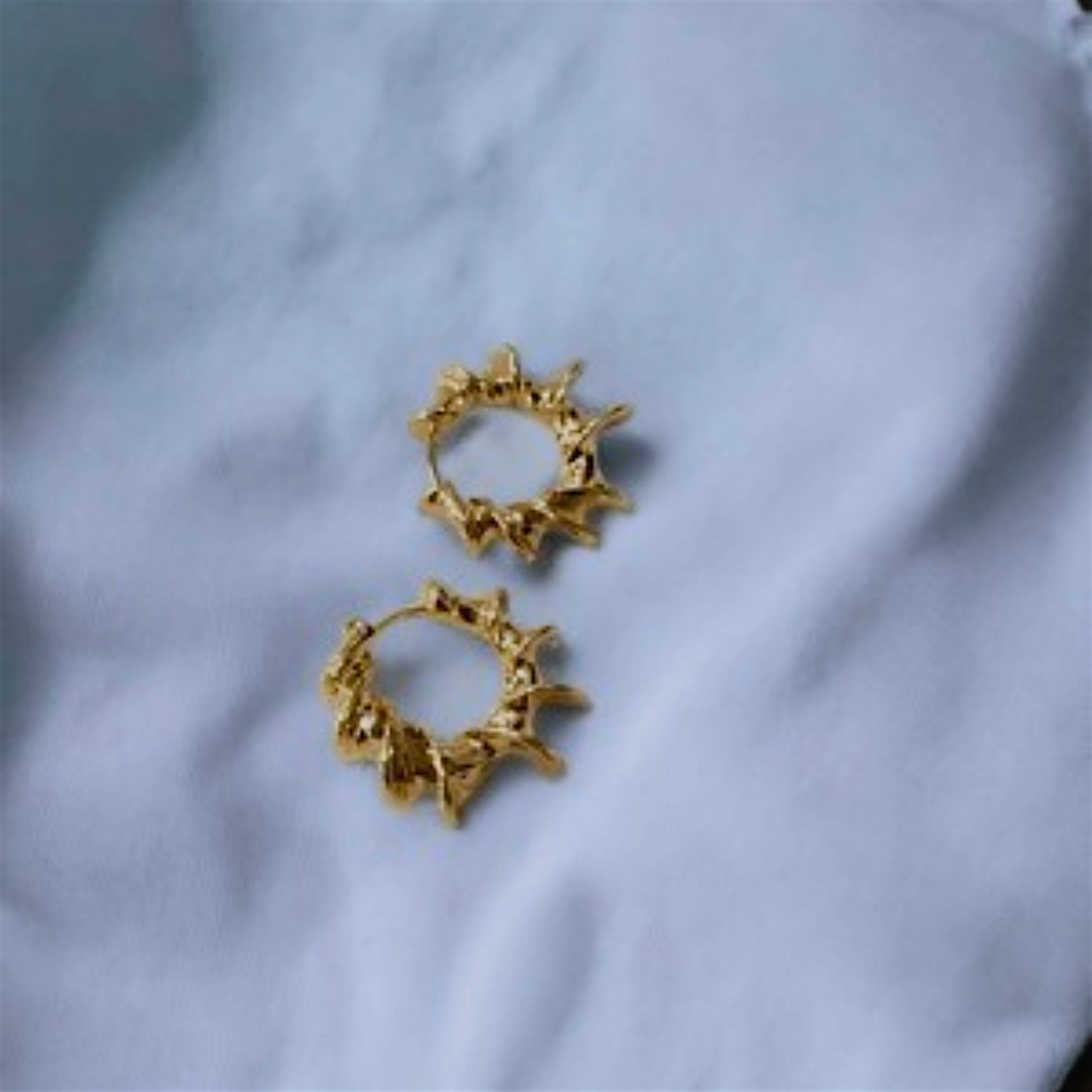 Kadın Çelik Retro Sarmal Halka Küpe (Altın Gold Renkli Kararmaz)