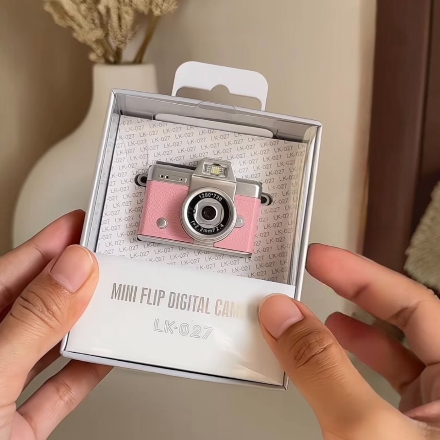 Mini Dijital Kamera (Boy 3,5 *4,5 cm )Yüksek Çözünürlüklü 1280*720 Hd Ekranlı Pembe 