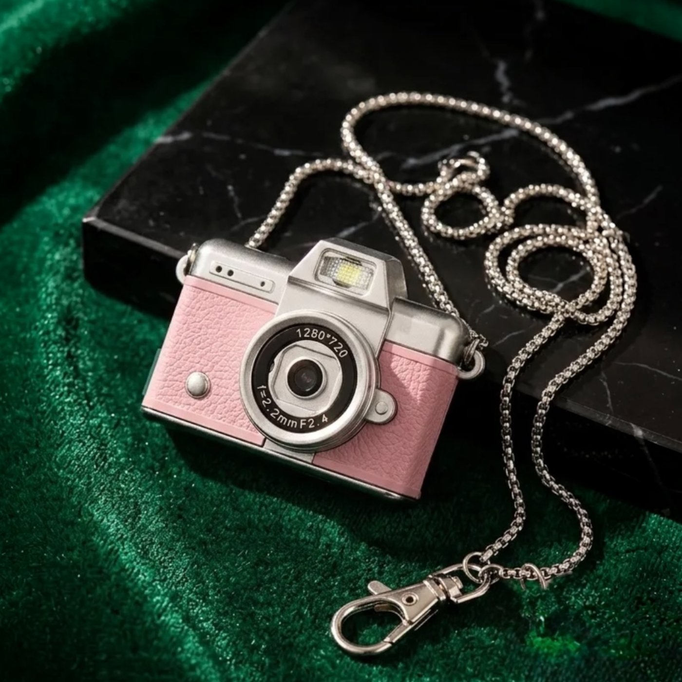 Mini Dijital Kamera (Boy 3,5 *4,5 cm )Yüksek Çözünürlüklü 1280*720 Hd Ekranlı Pembe 