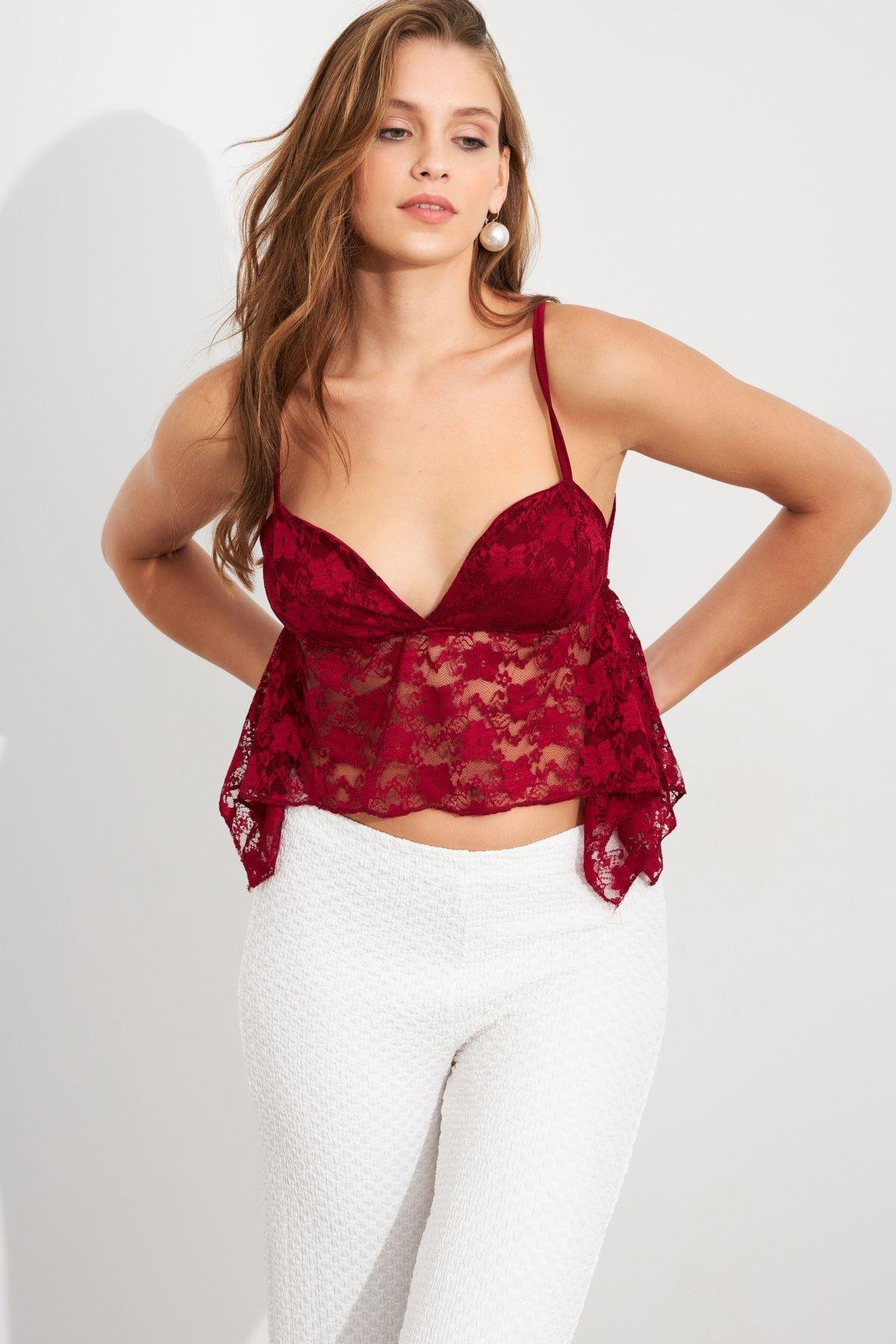 Kadın Beyaz Askılı Dantel Crop Bluz MTK13458