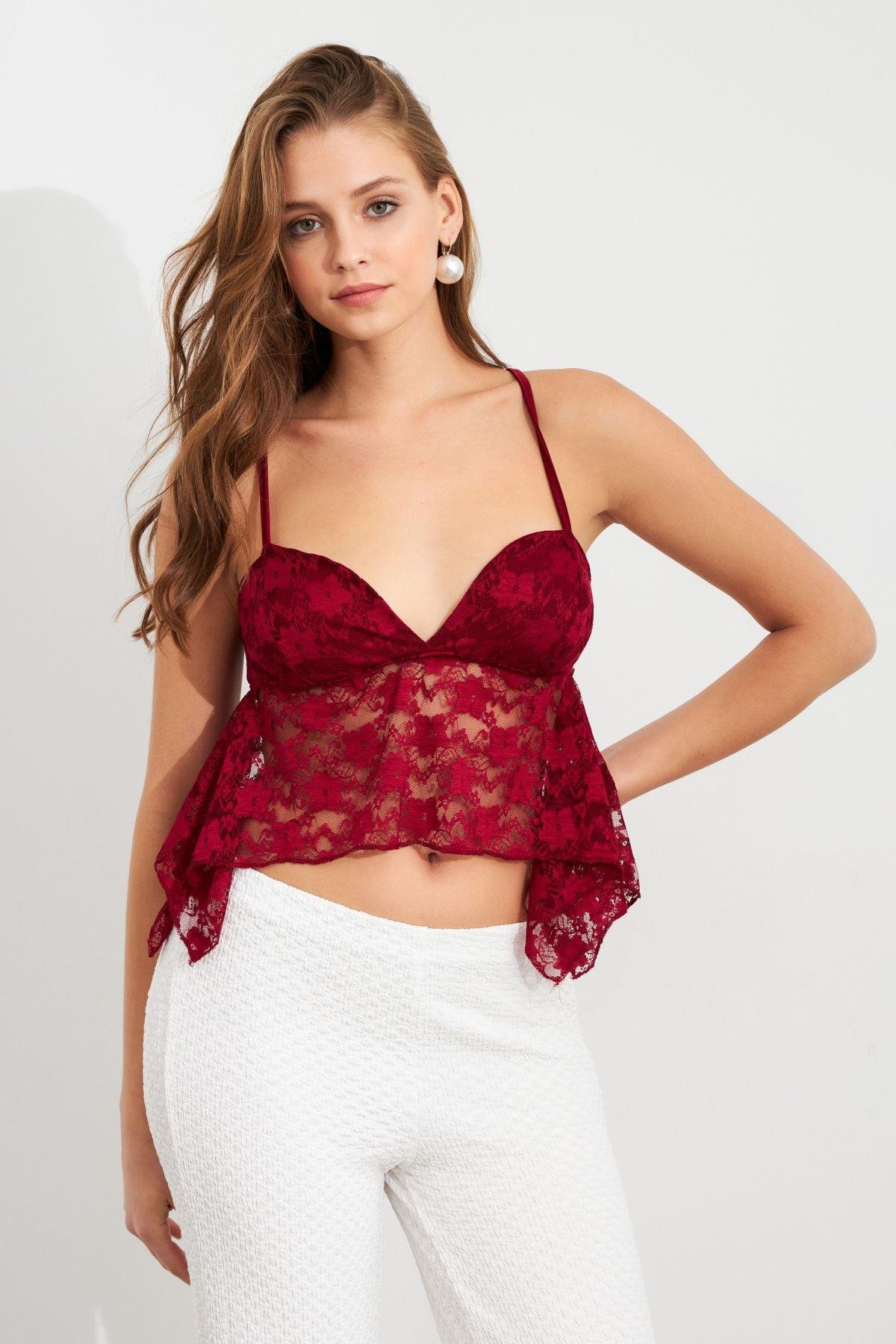 Kadın Beyaz Askılı Dantel Crop Bluz MTK13458