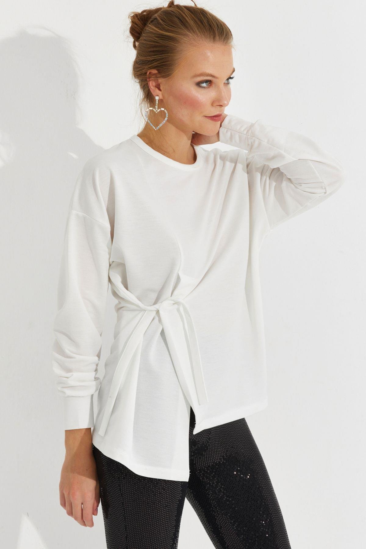 Kadın Beyaz Bağlamalı Sweatshirt Yİ2493