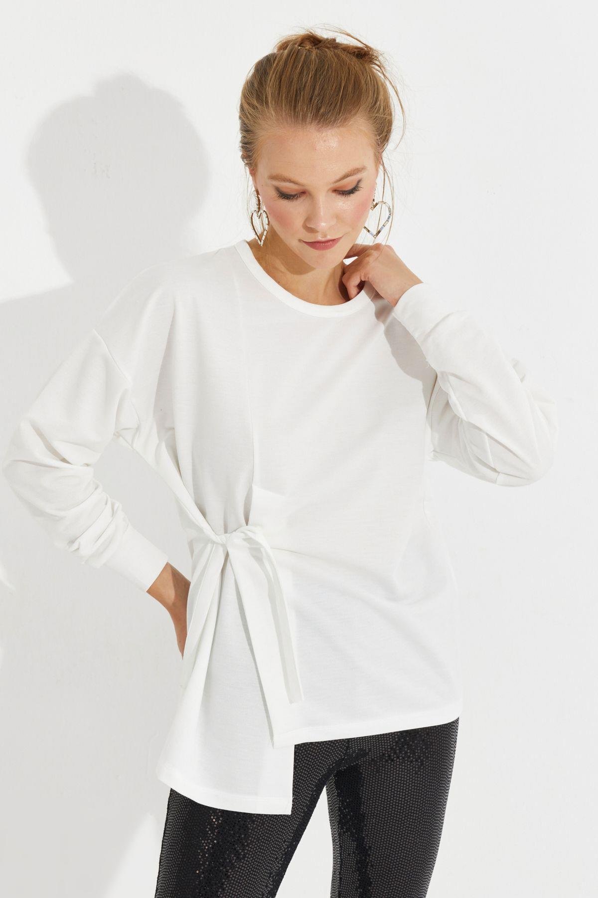 Kadın Beyaz Bağlamalı Sweatshirt Yİ2493