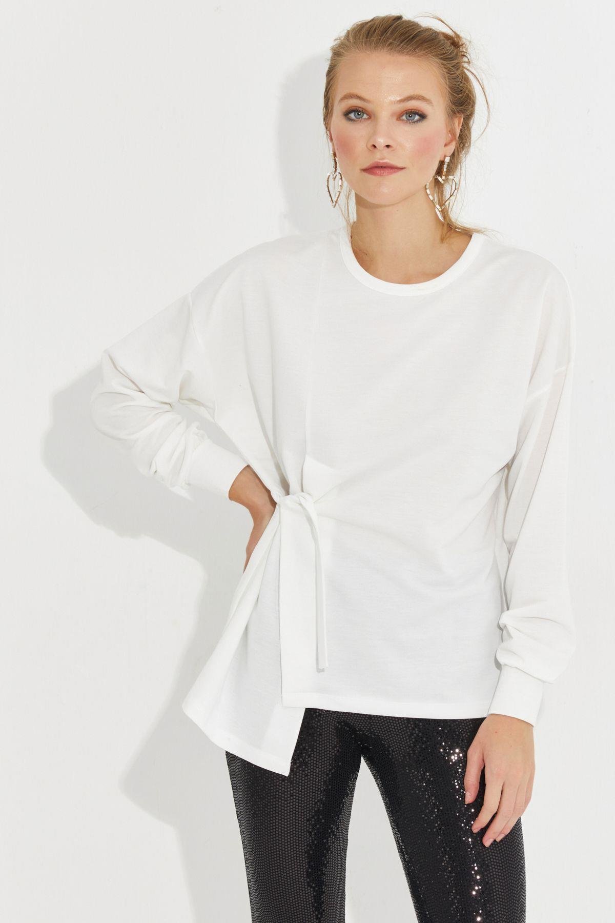 Kadın Beyaz Bağlamalı Sweatshirt Yİ2493