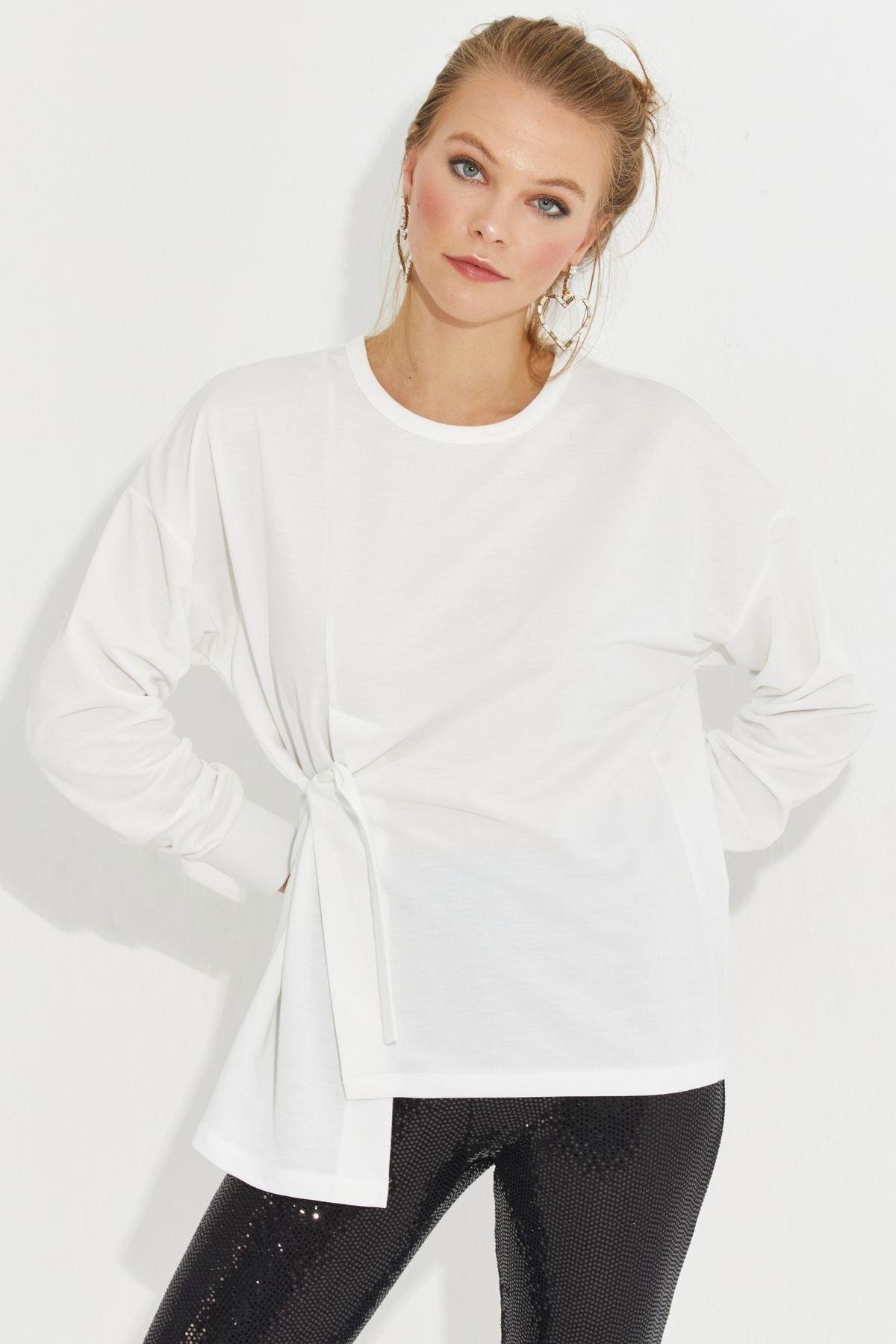 Kadın Beyaz Bağlamalı Sweatshirt Yİ2493