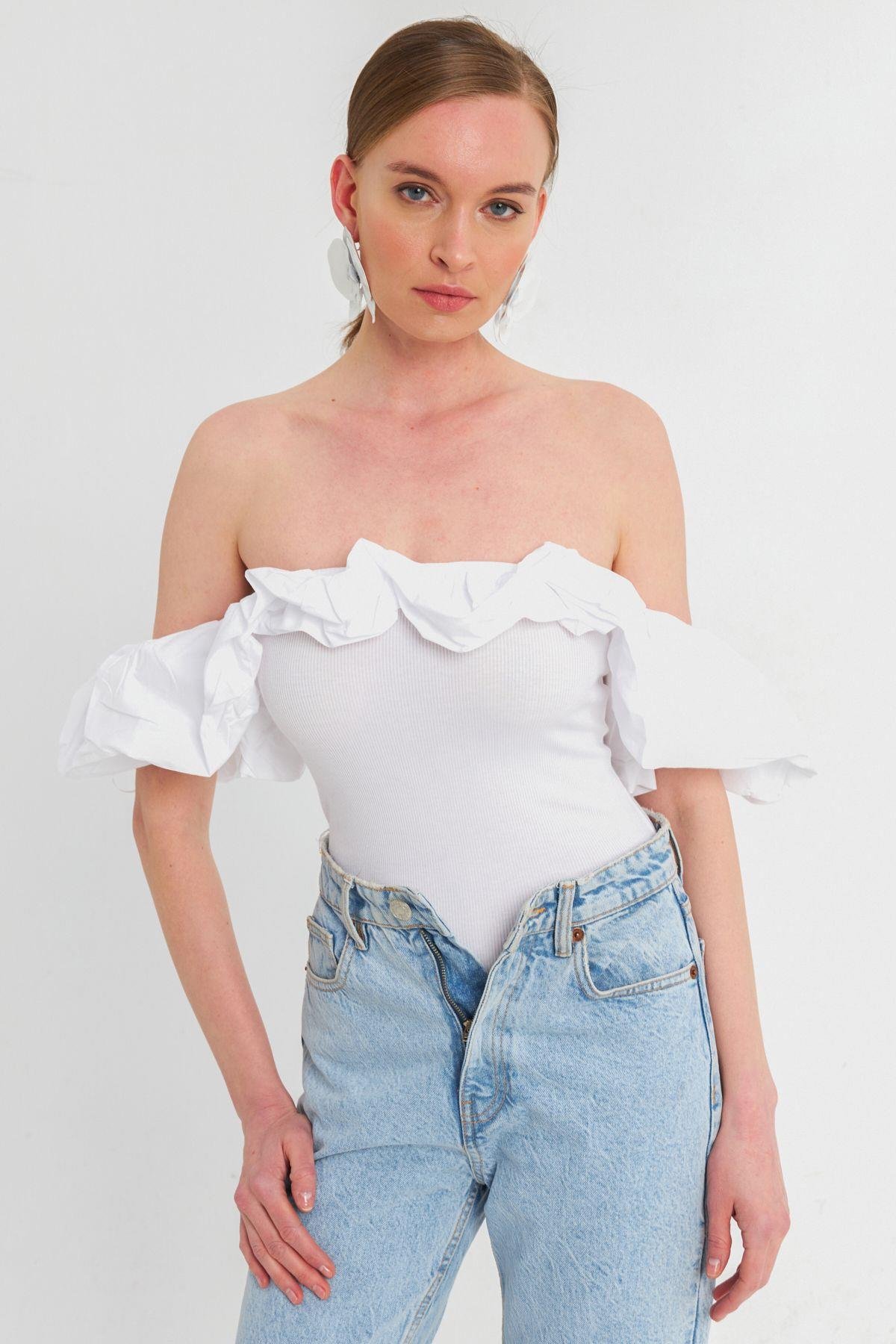 Kadın Beyaz Çıtçıtlı Straplez Body TPG07