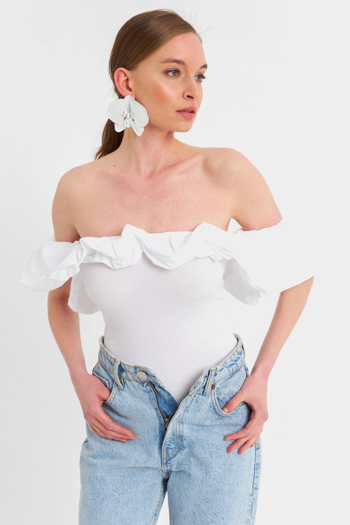 Kadın Beyaz Çıtçıtlı Straplez Body TPG07