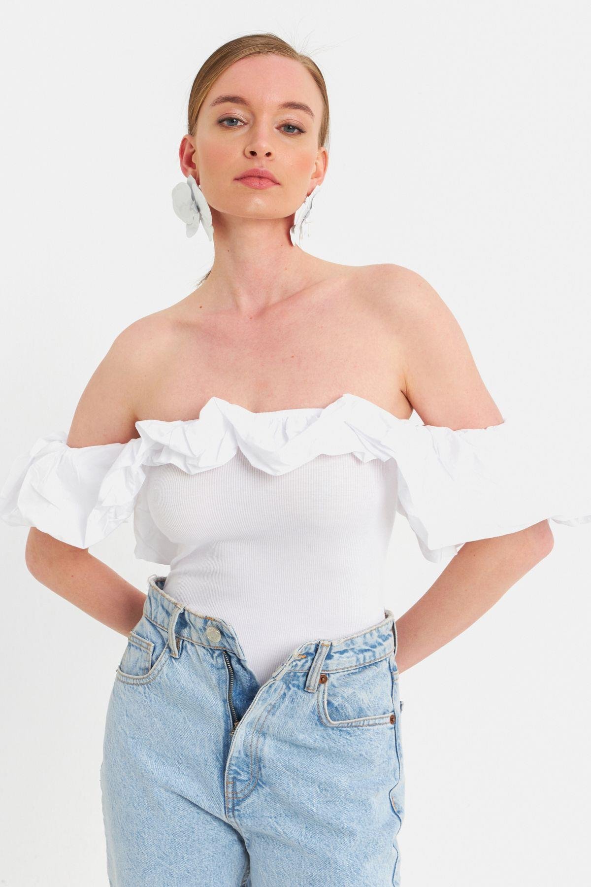 Kadın Beyaz Çıtçıtlı Straplez Body TPG07