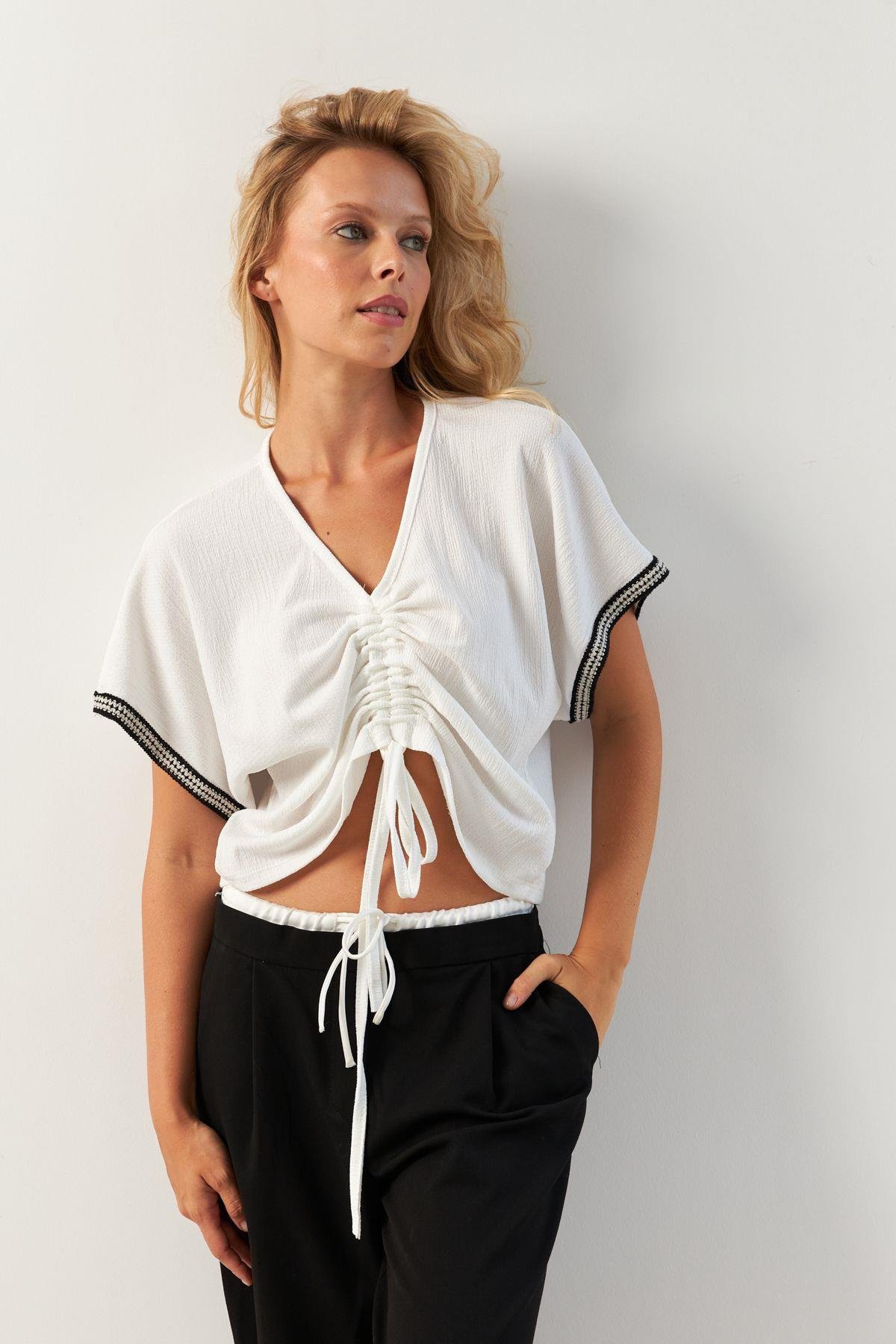 Kadın Beyaz Önü Büzgülü Bluz XL2039