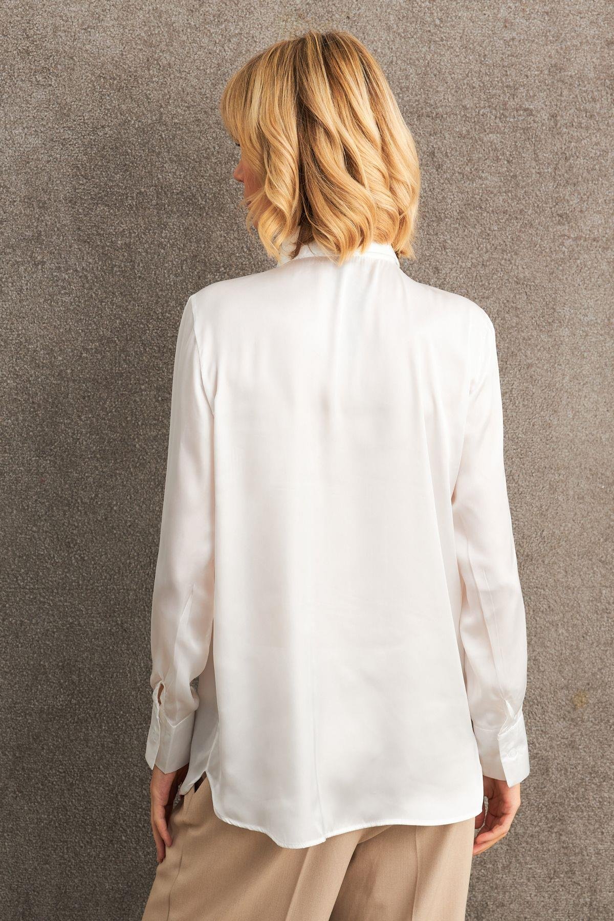 Kadın Beyaz Önü Pencereli Saten Gömlek ZER419