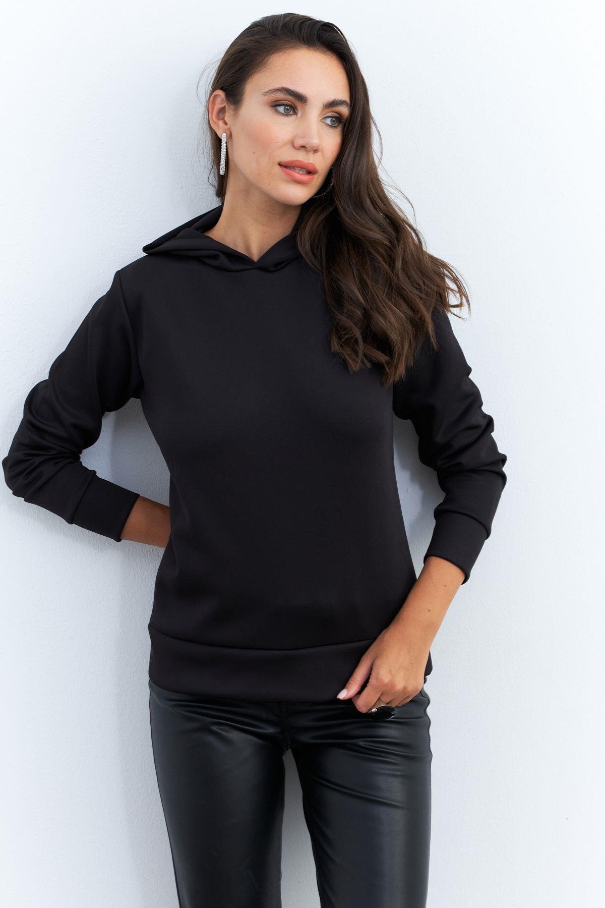 Kadın Beyaz Sırt Dekolteli Taşlı Sweatshirt BTH15