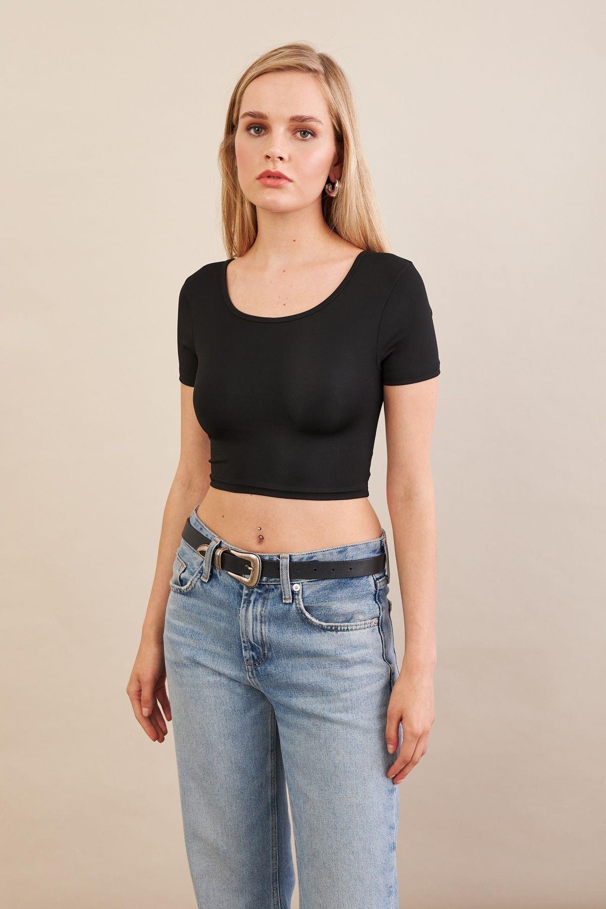 Kadın Beyaz Sırtı Açık Crop Bluz AN6038