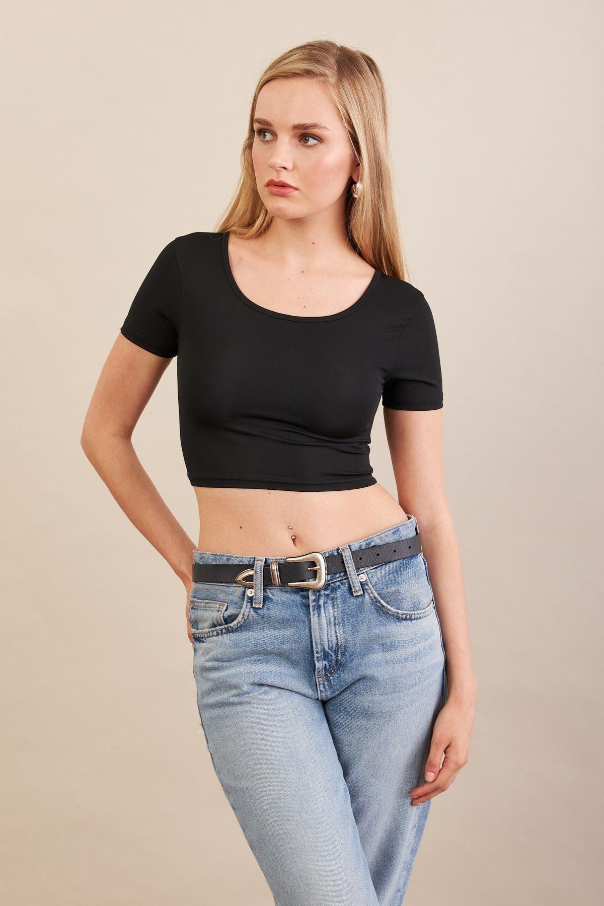 Kadın Beyaz Sırtı Açık Crop Bluz AN6038