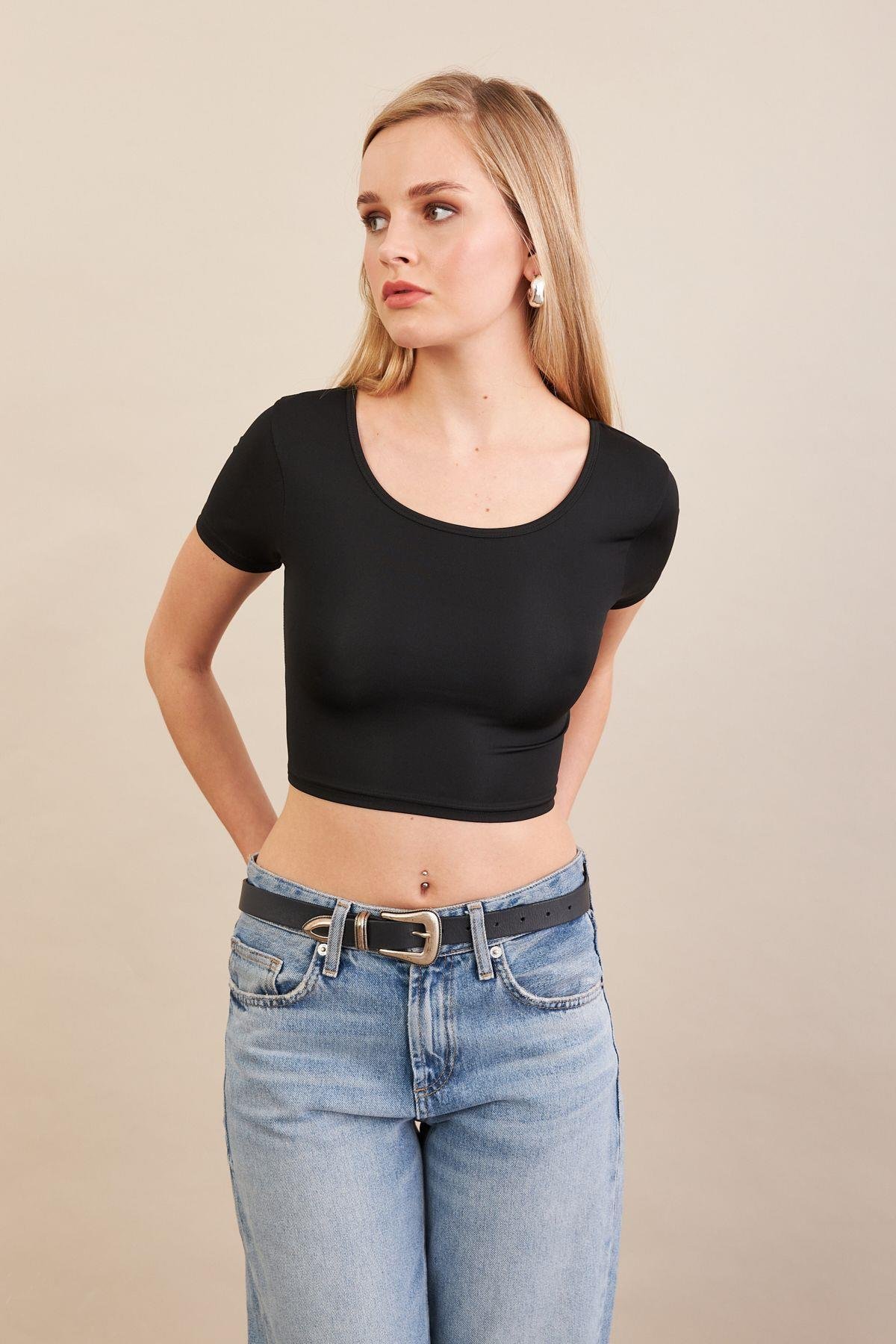 Kadın Beyaz Sırtı Açık Crop Bluz AN6038
