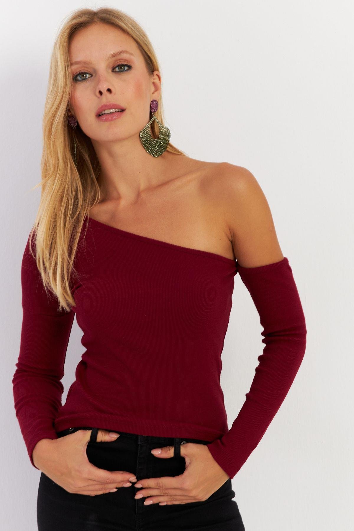 Kadın Bordo Asimetrik Kollu Kaşkorse Bluz HOR1